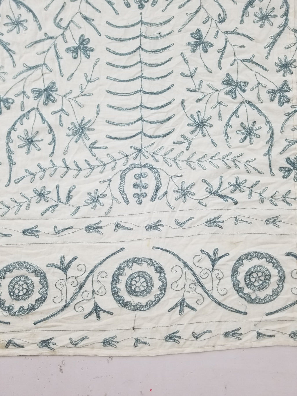 Vintage Kashmiri Wool Crewel Work Floral Tablecloth / Bedspread 260x230cm