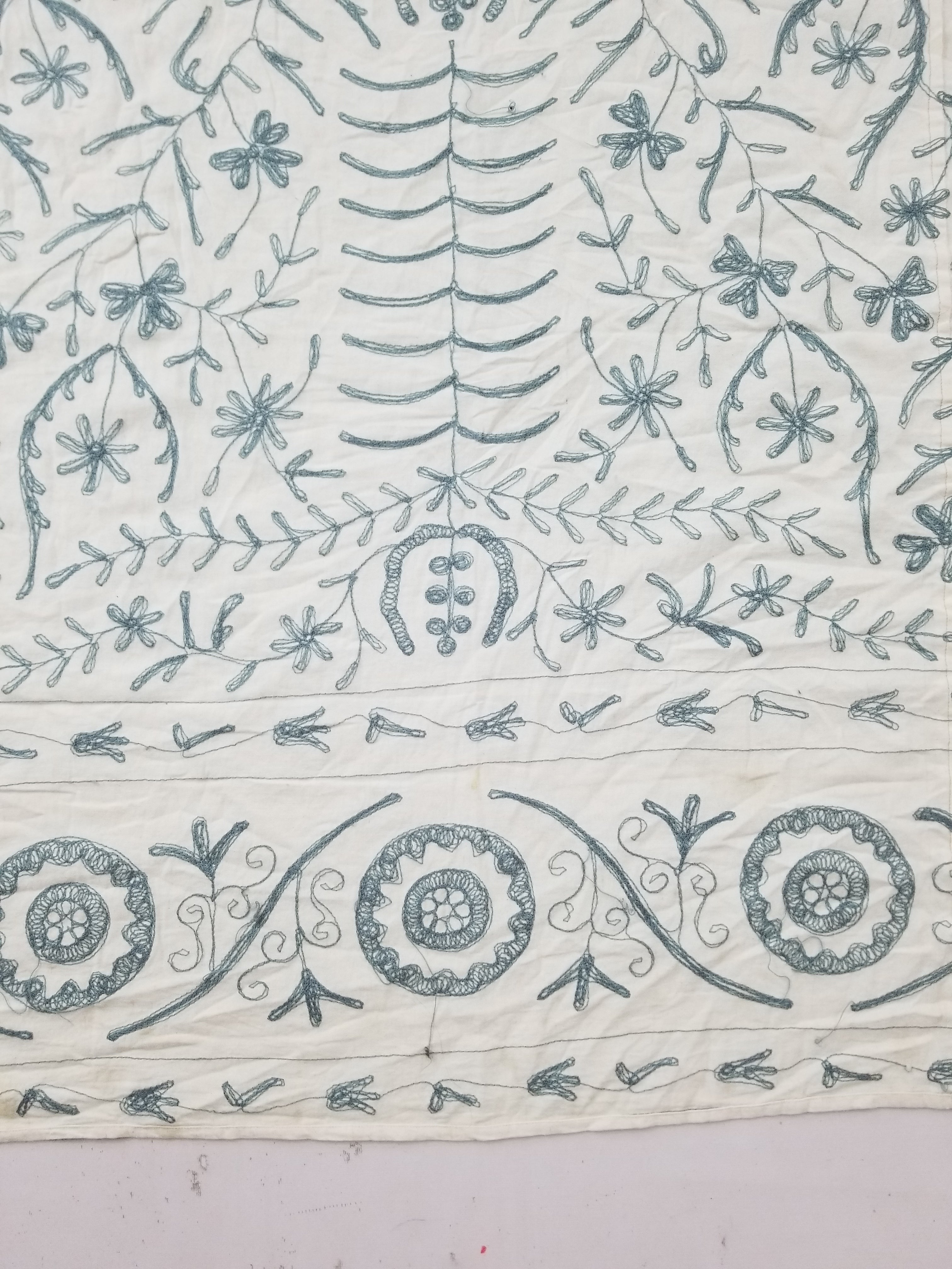 Vintage Kashmiri Wool Crewel Work Floral Tablecloth / Bedspread 260x230cm