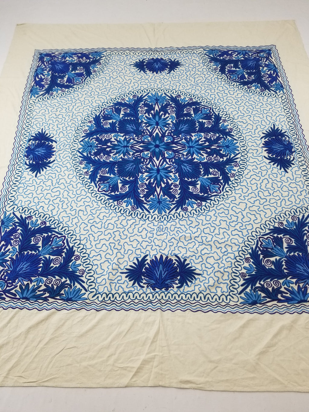 Vintage Traditional Kashmiri Wool Crewel Work Floral Bedspread 254x220cm