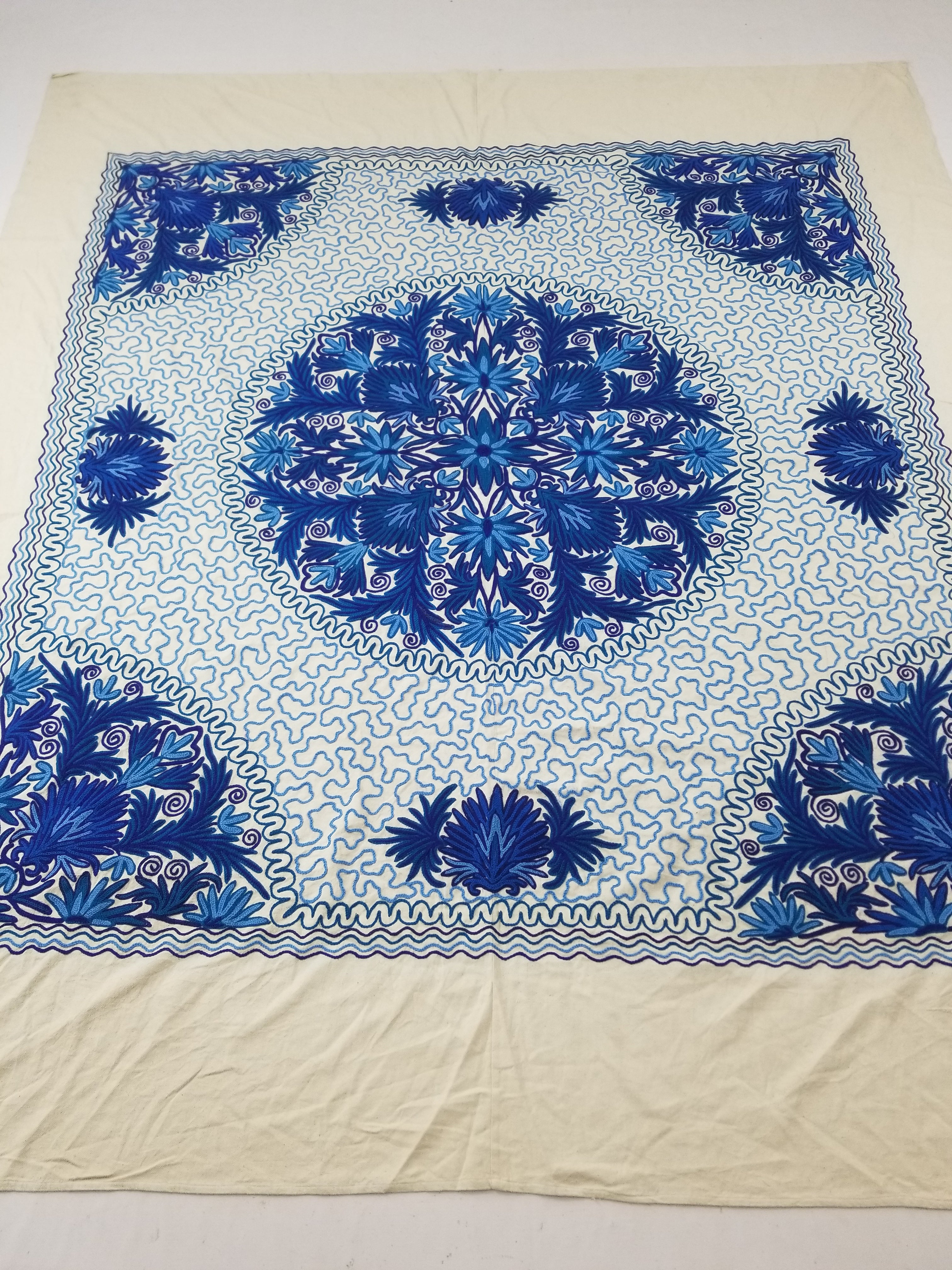 Vintage Traditional Kashmiri Wool Crewel Work Floral Bedspread 254x220cm