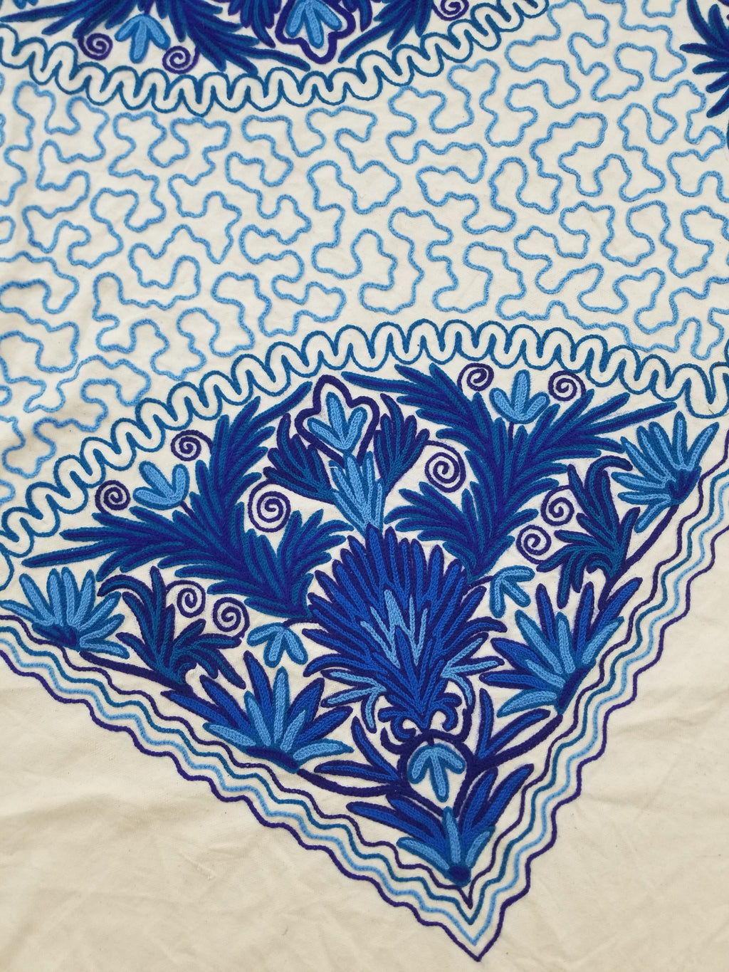 Vintage Traditional Kashmiri Wool Crewel Work Floral Bedspread 254x220cm