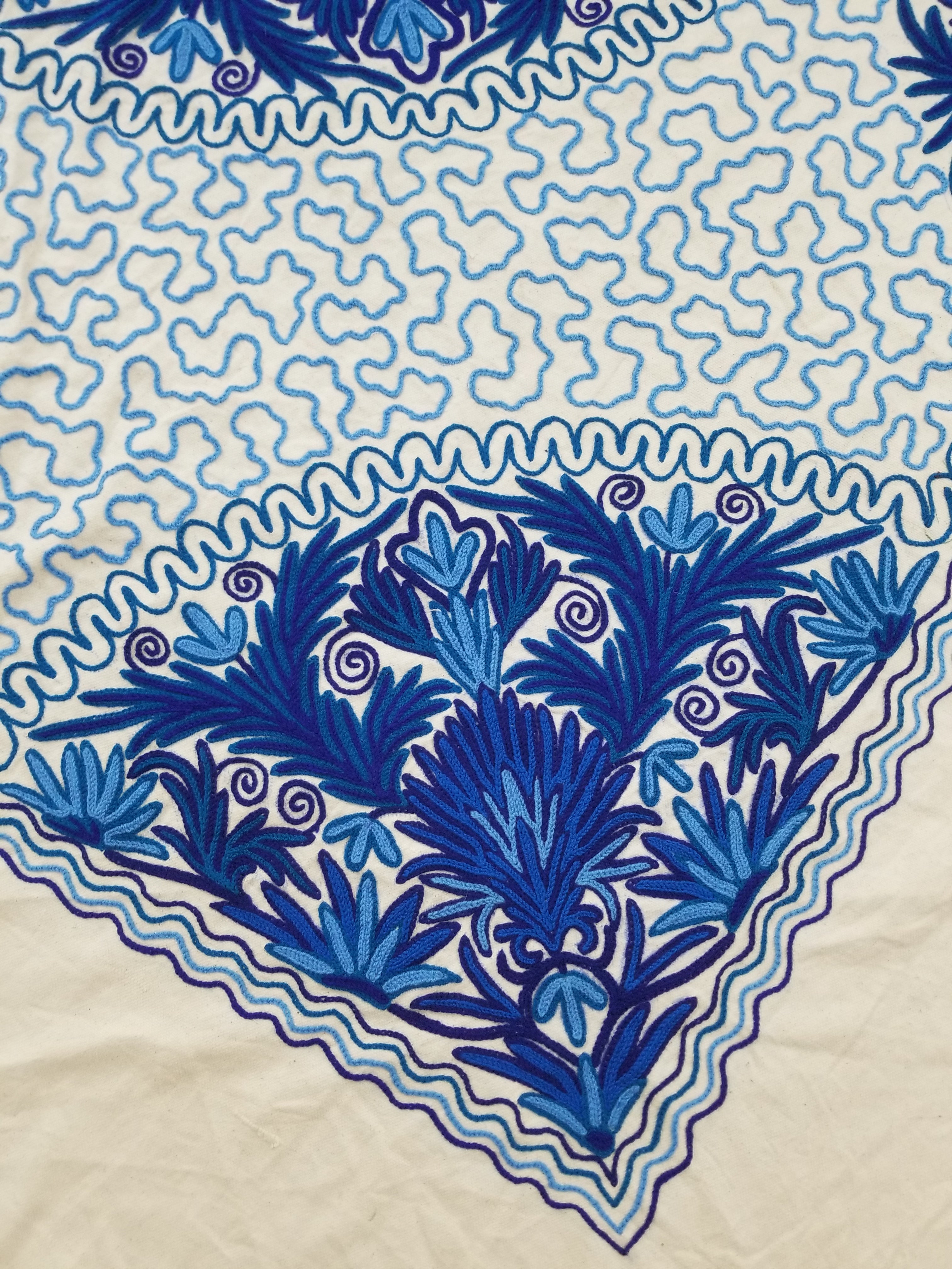 Vintage Traditional Kashmiri Wool Crewel Work Floral Bedspread 254x220cm