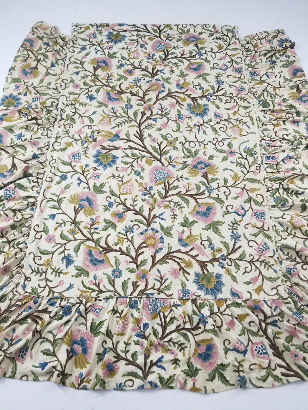 Vintage Traditional Jacobean Inspired Crewel Work Tree of Life Bedpsread 248x194