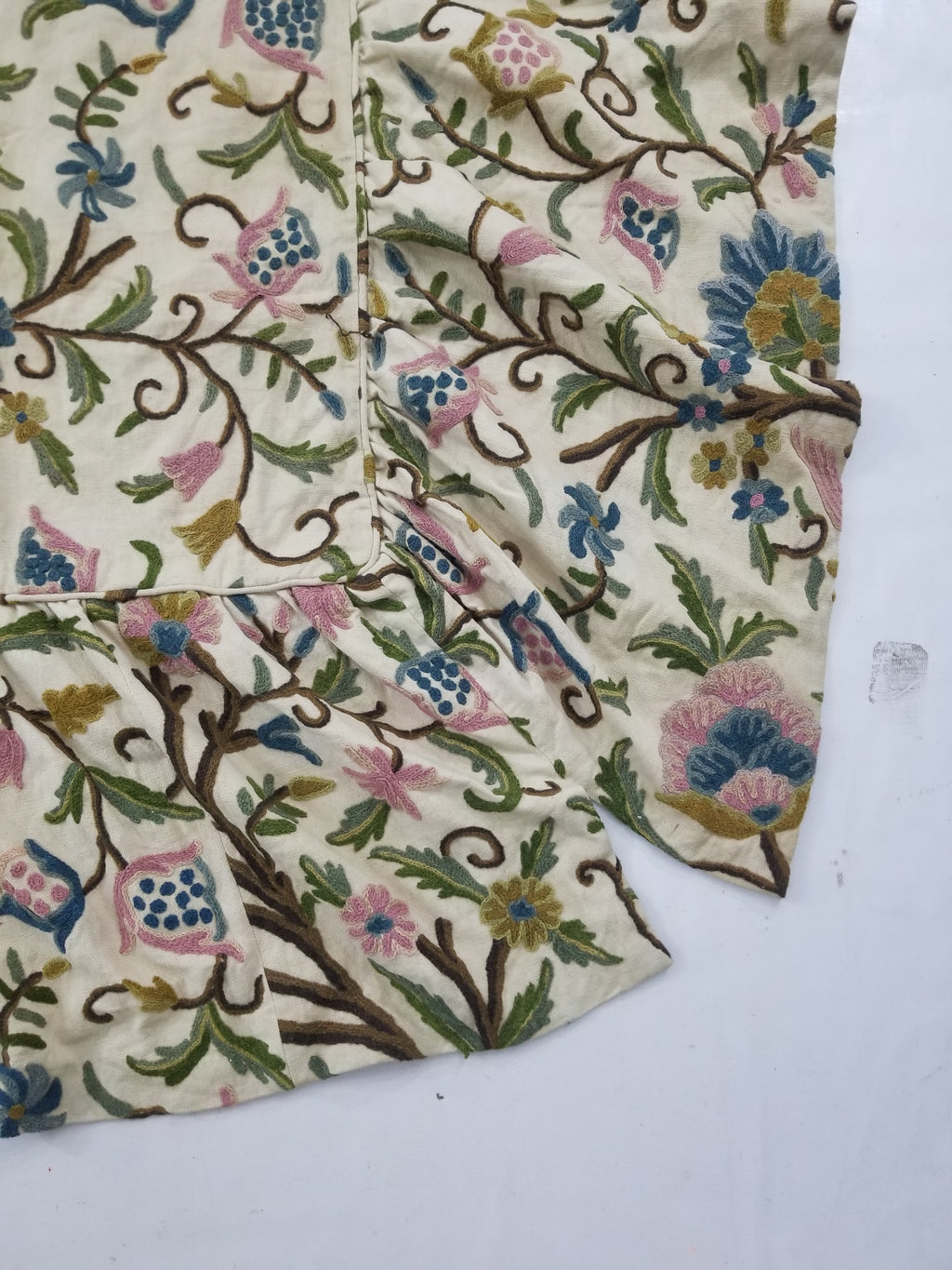 Vintage Traditional Jacobean Inspired Crewel Work Tree of Life Bedpsread 248x194