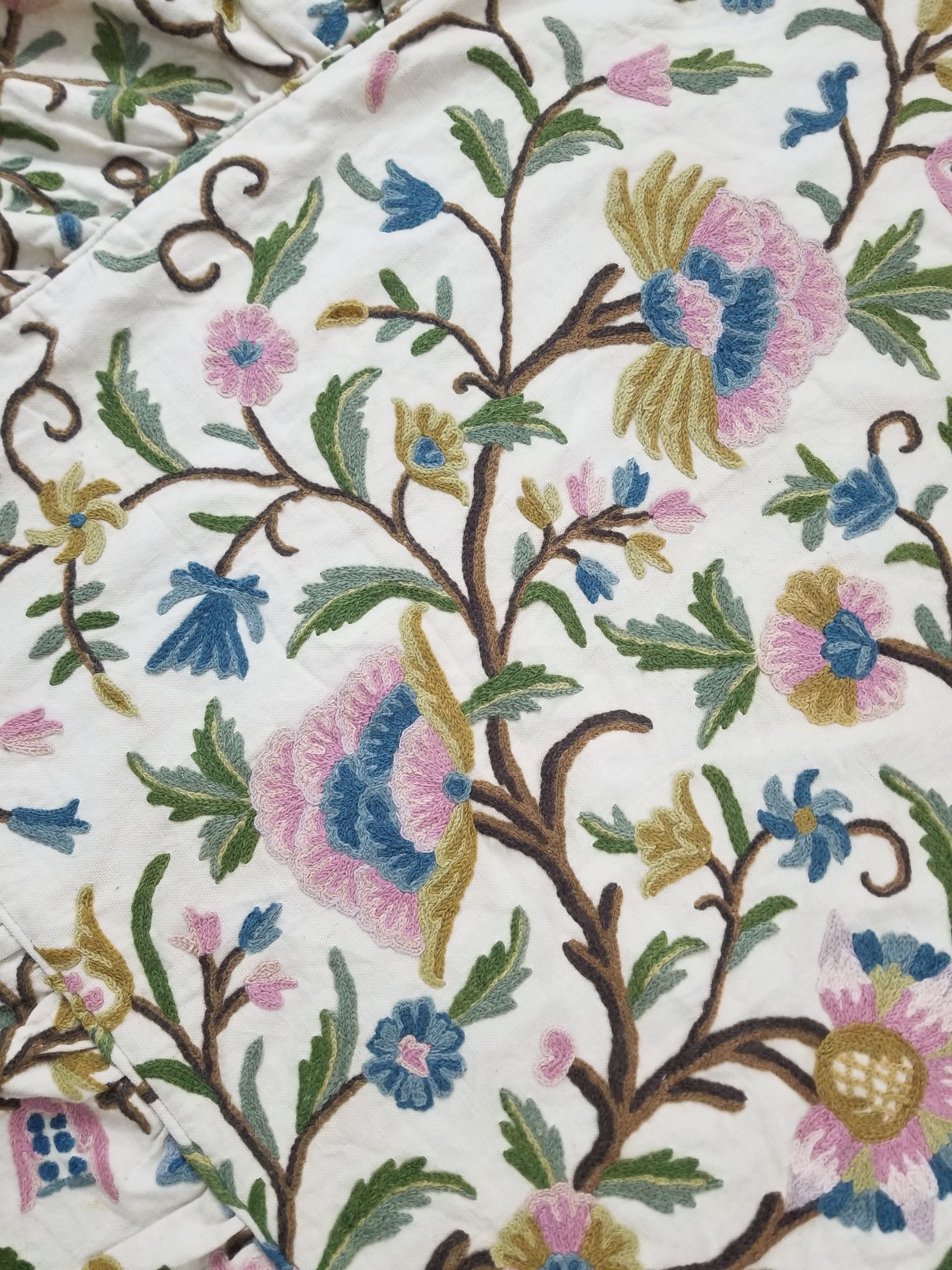 Vintage Traditional Jacobean Inspired Crewel Work Tree of Life Bedpsread 248x194