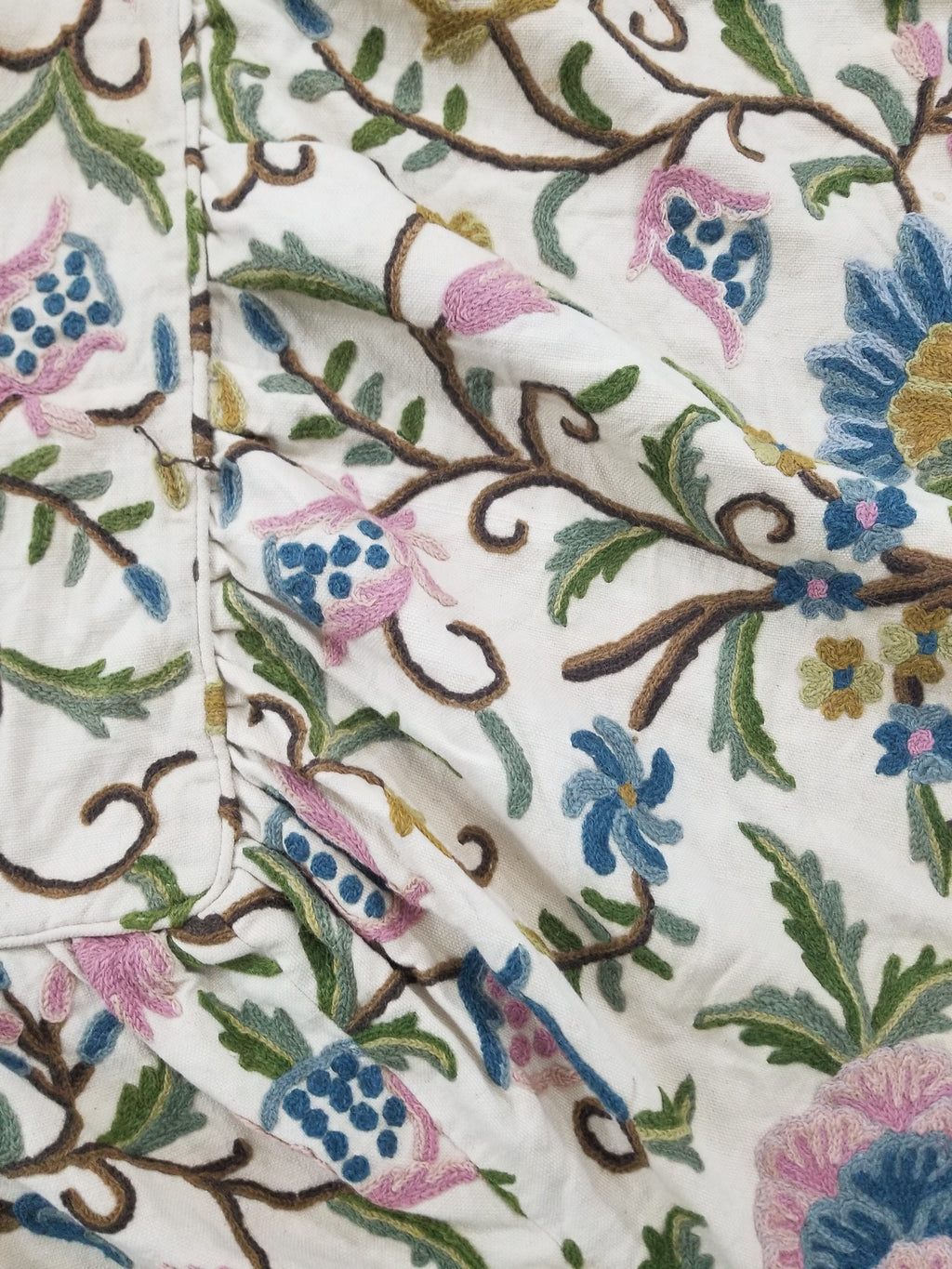 Vintage Traditional Jacobean Inspired Crewel Work Tree of Life Bedpsread 248x194