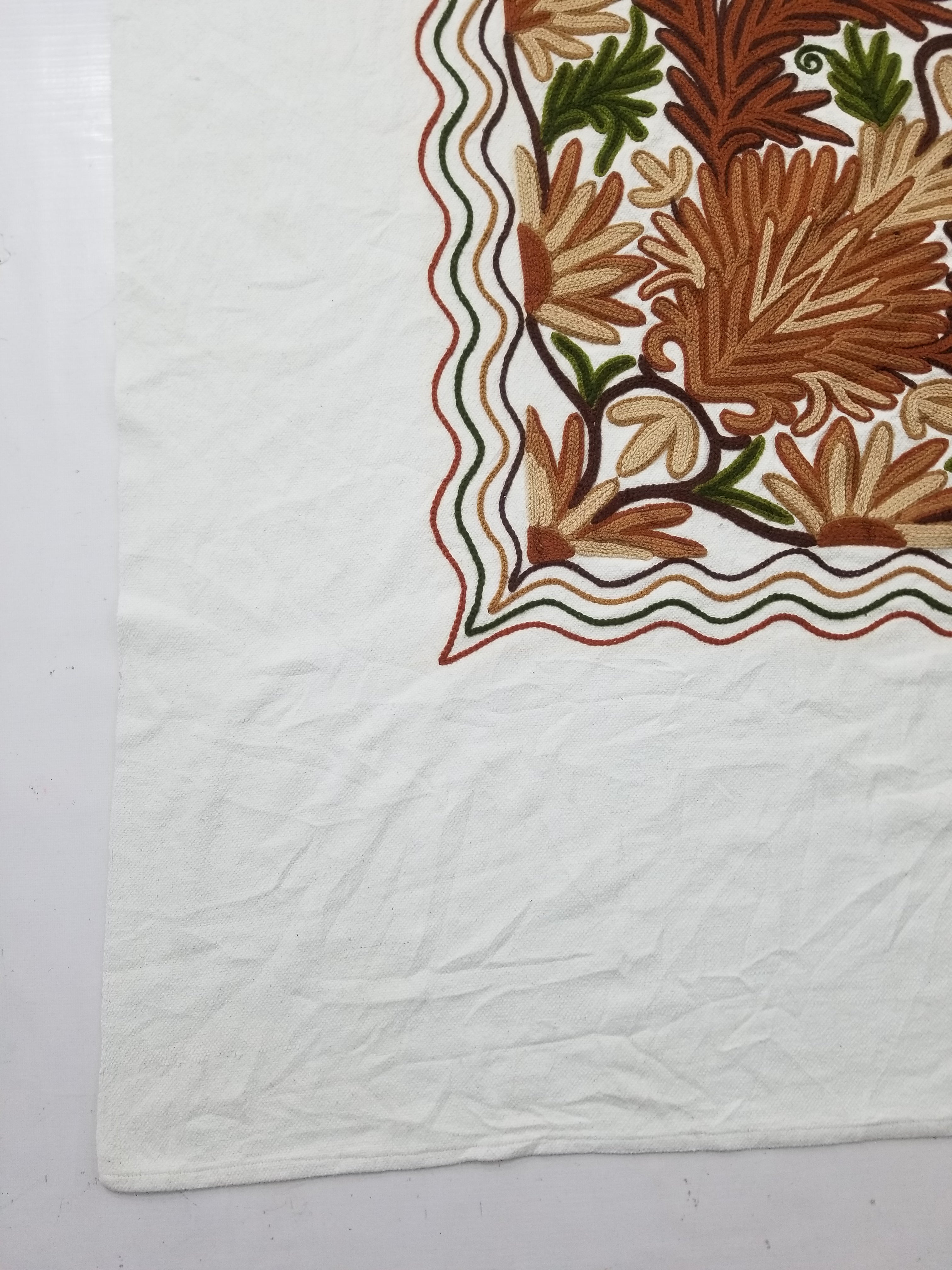 Vintage Traditional Indian Kashmiri Wool Crewel Work Floral Bedspread 232x214cm