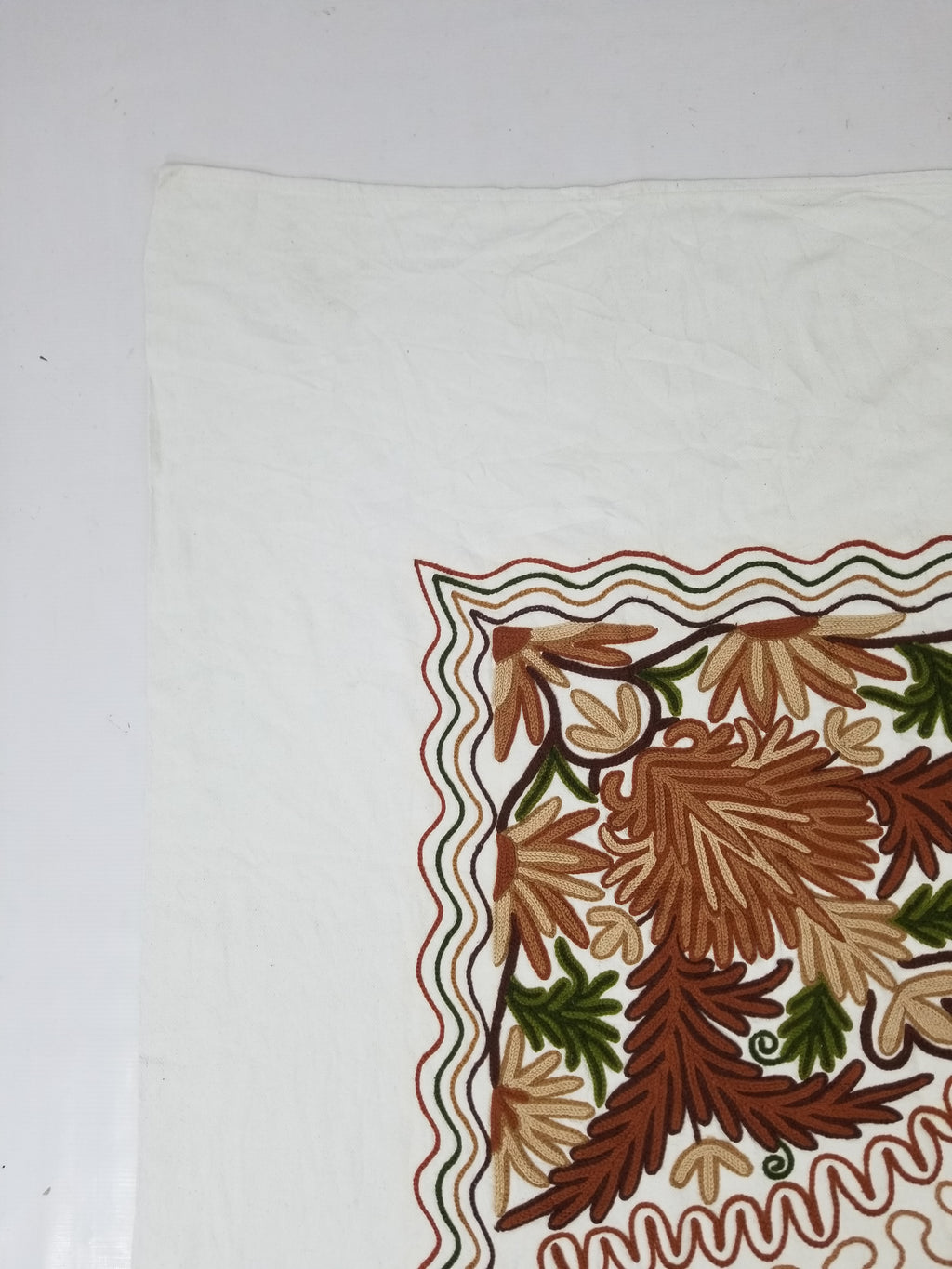 Vintage Traditional Indian Kashmiri Wool Crewel Work Floral Bedspread 232x214cm