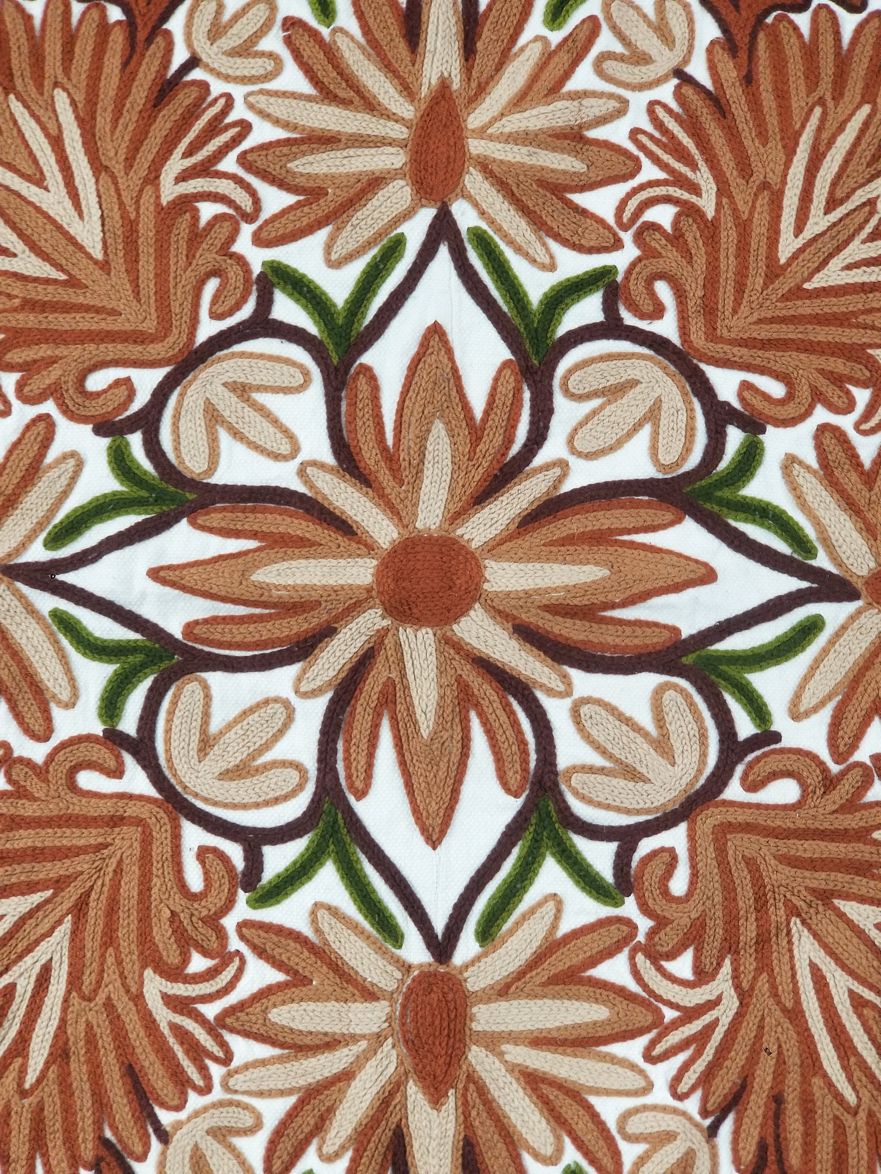 Vintage Traditional Indian Kashmiri Wool Crewel Work Floral Bedspread 232x214cm