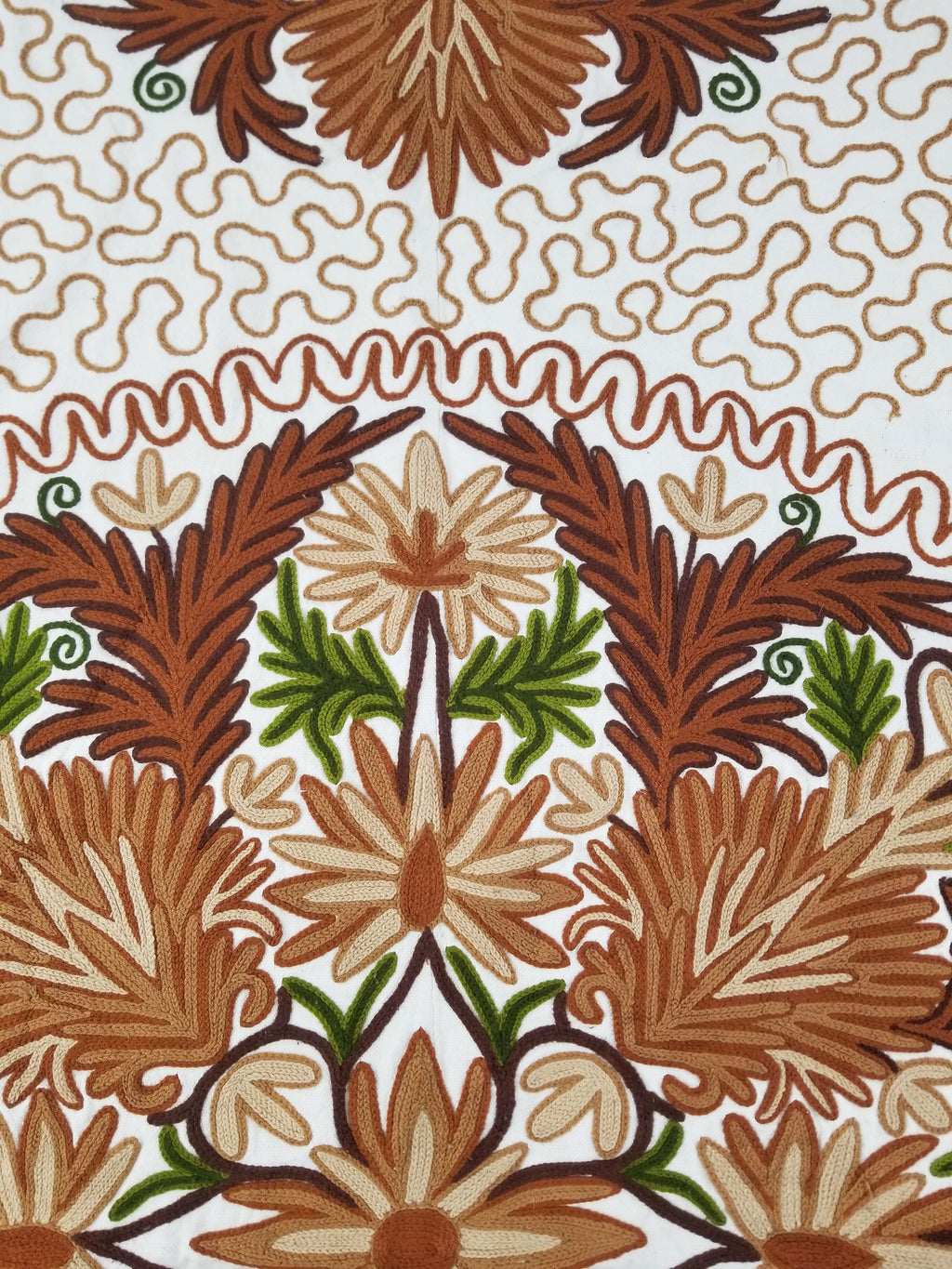 Vintage Traditional Indian Kashmiri Wool Crewel Work Floral Bedspread 232x214cm
