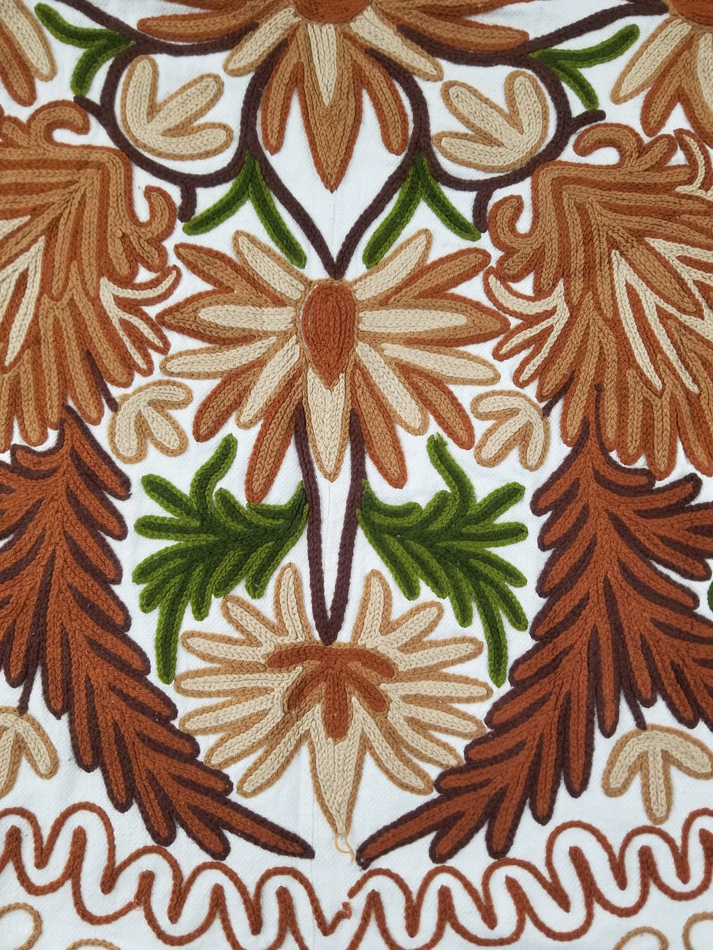 Vintage Traditional Indian Kashmiri Wool Crewel Work Floral Bedspread 232x214cm