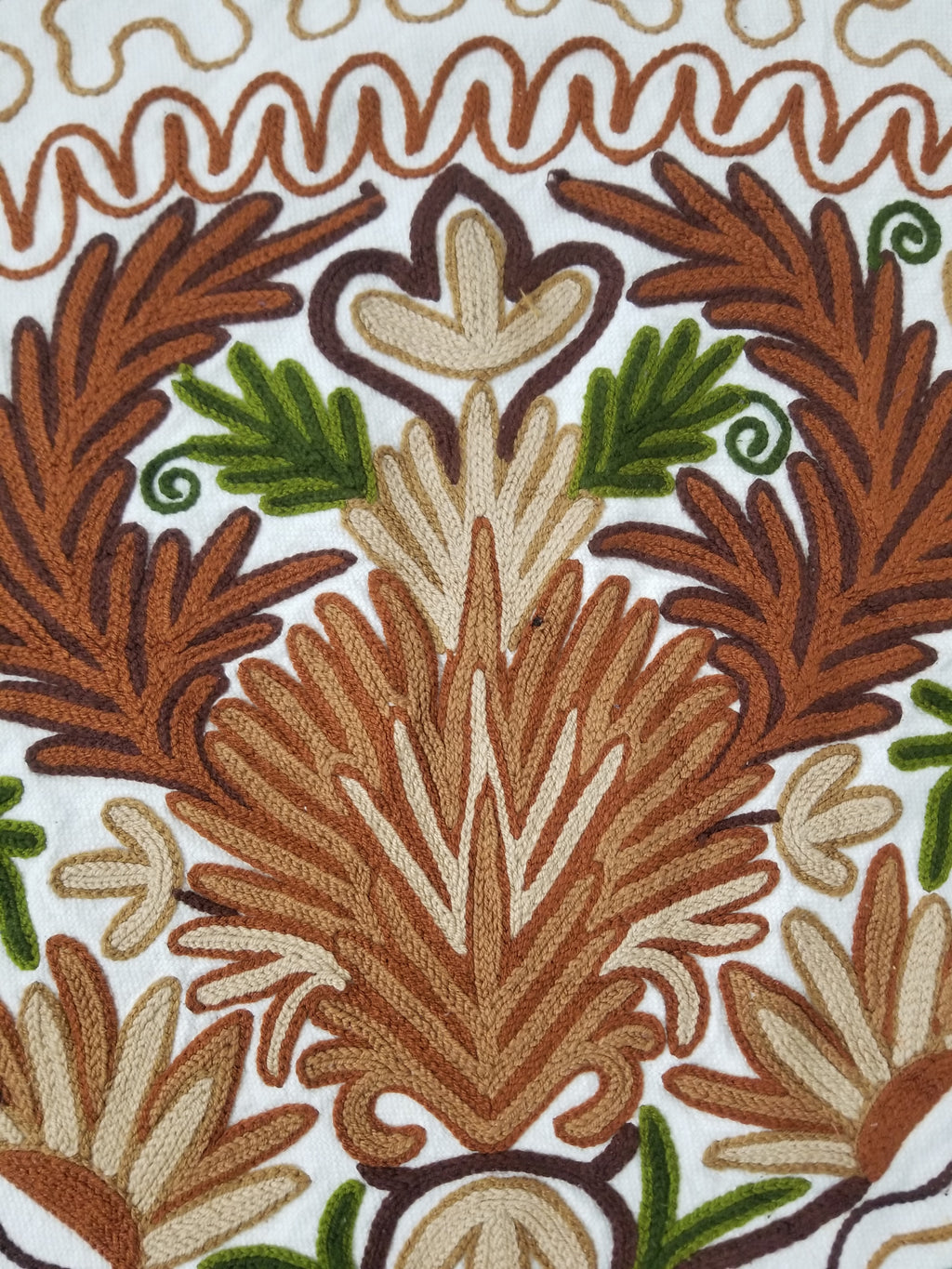 Vintage Traditional Indian Kashmiri Wool Crewel Work Floral Bedspread 232x214cm