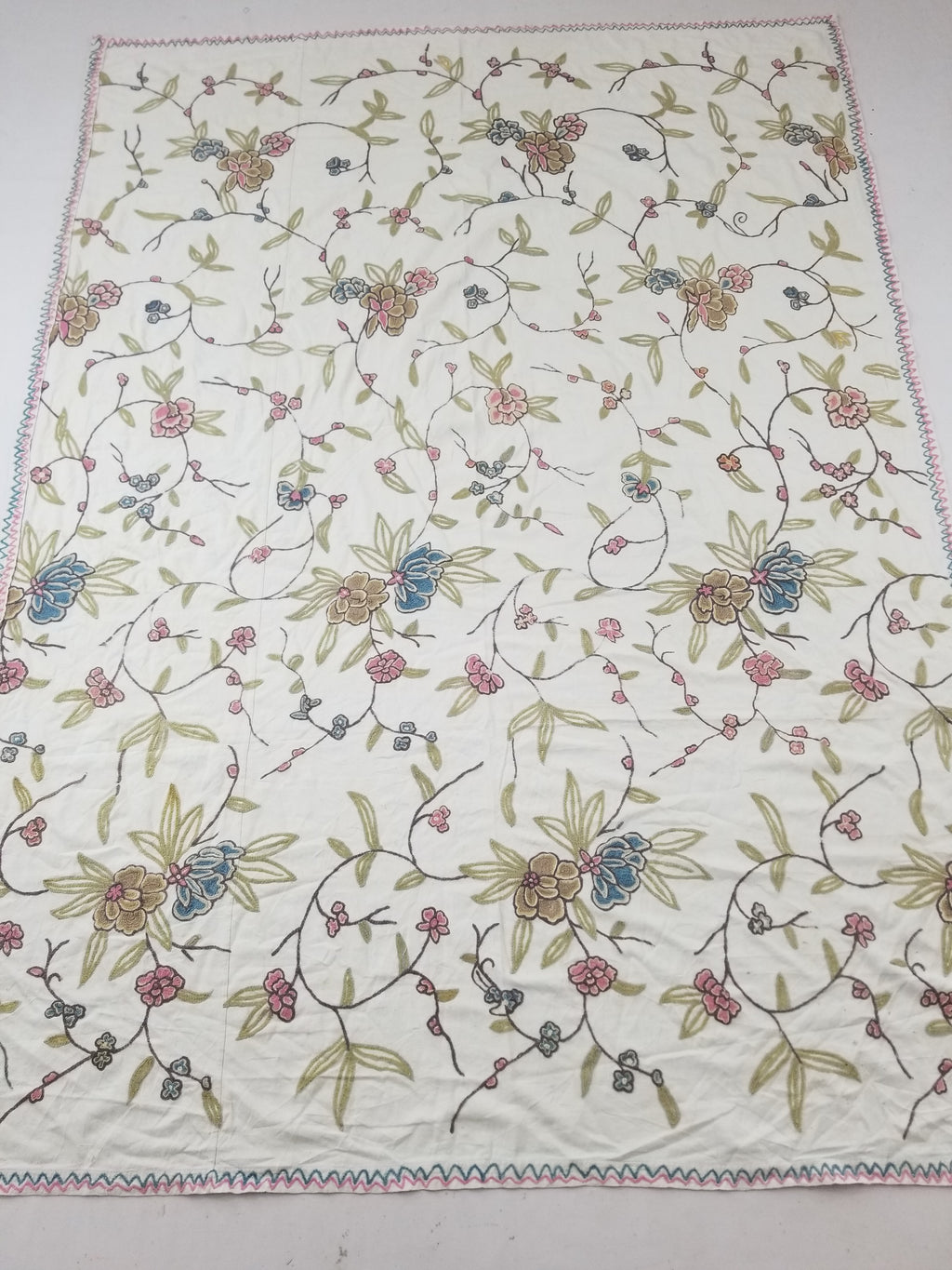 Vintage Traditional Kashmiri Wool Crewel Work Floral Textile 242x238cm