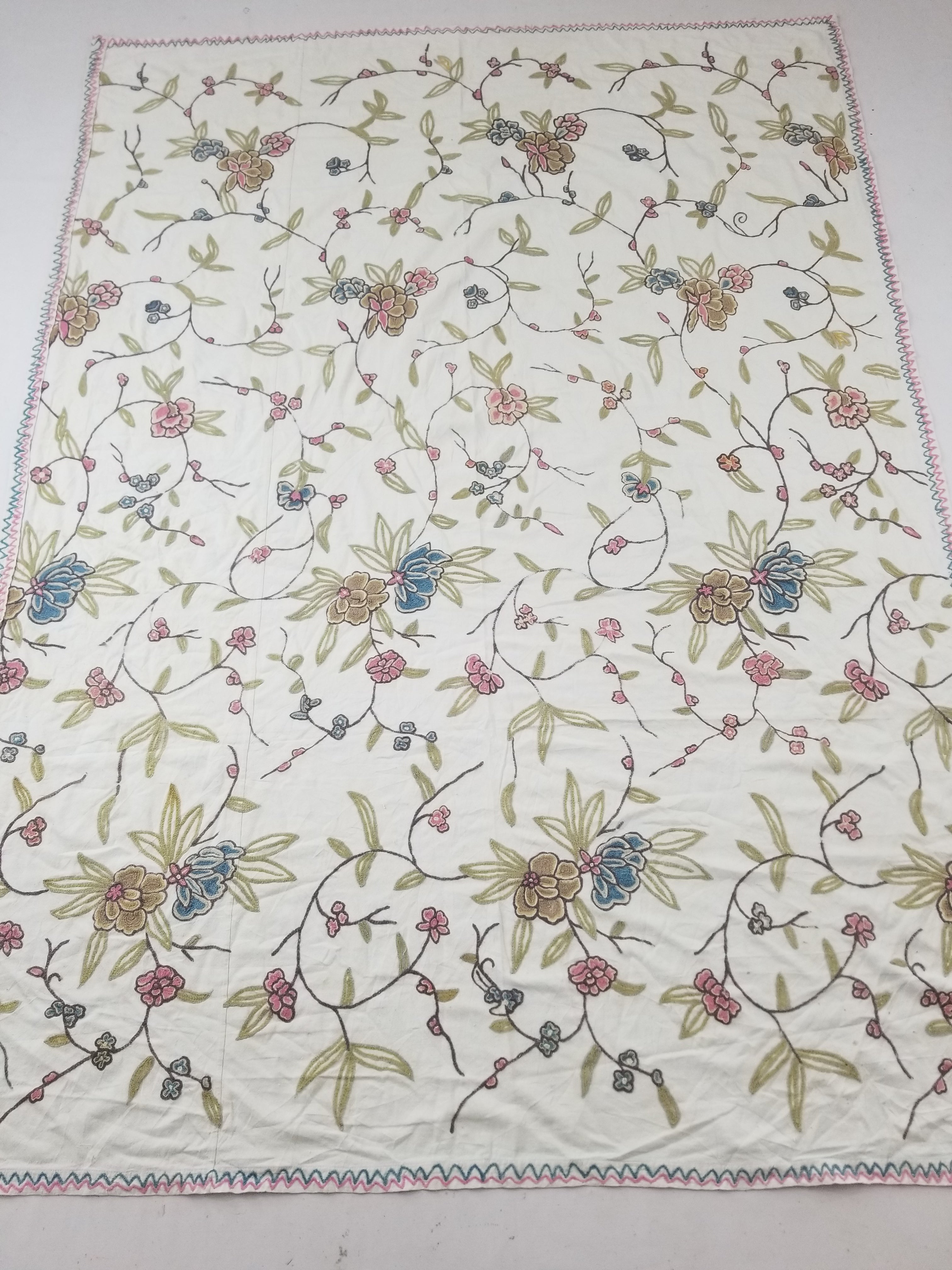 Vintage Traditional Kashmiri Wool Crewel Work Floral Textile 242x238cm