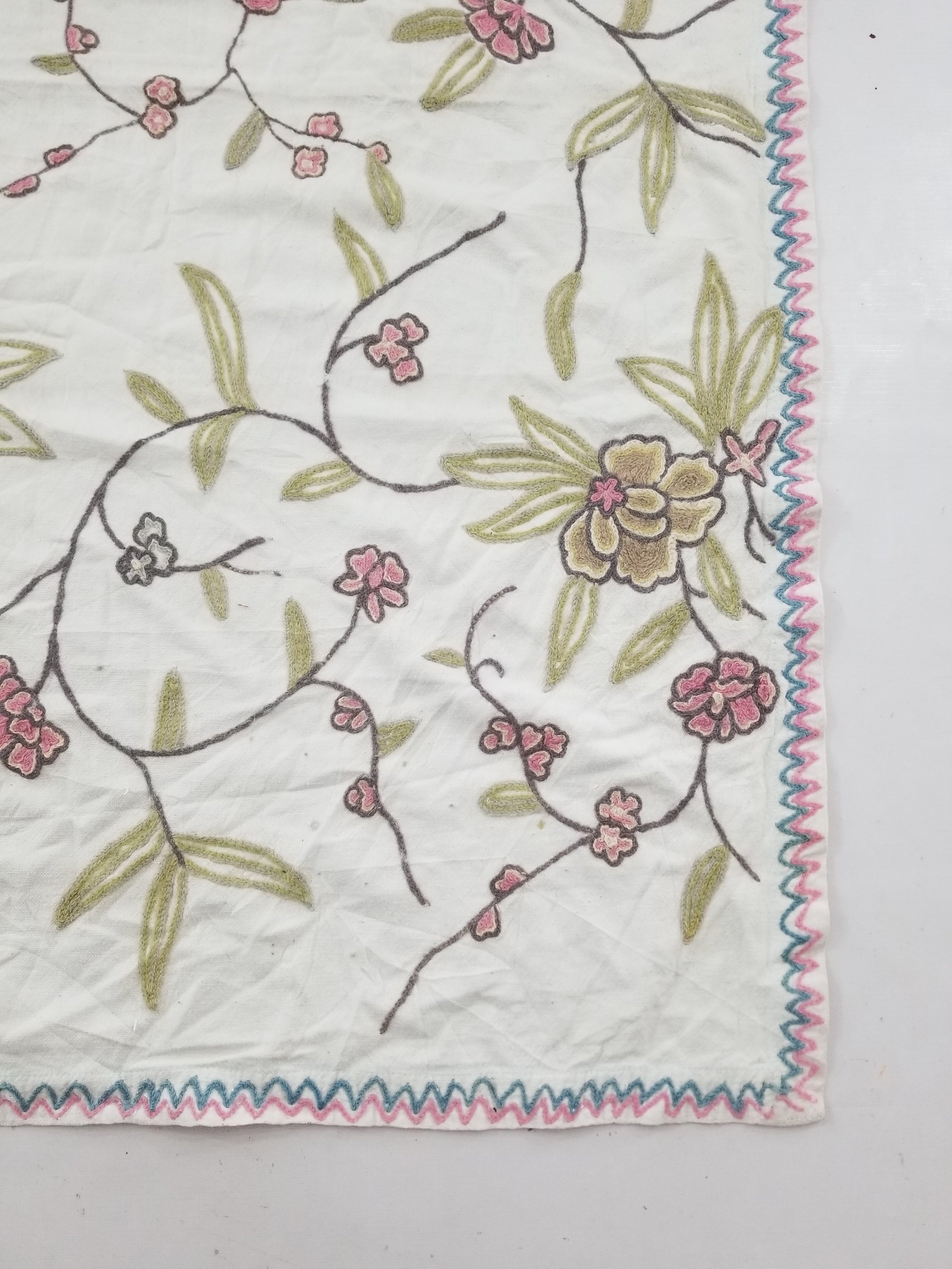 Vintage Traditional Kashmiri Wool Crewel Work Floral Textile 242x238cm