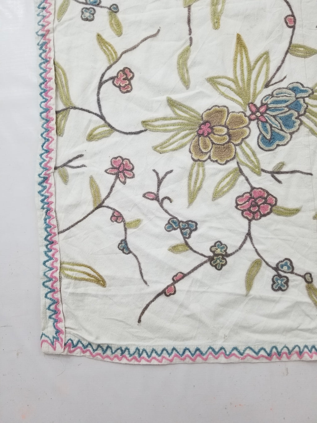 Vintage Traditional Kashmiri Wool Crewel Work Floral Textile 242x238cm