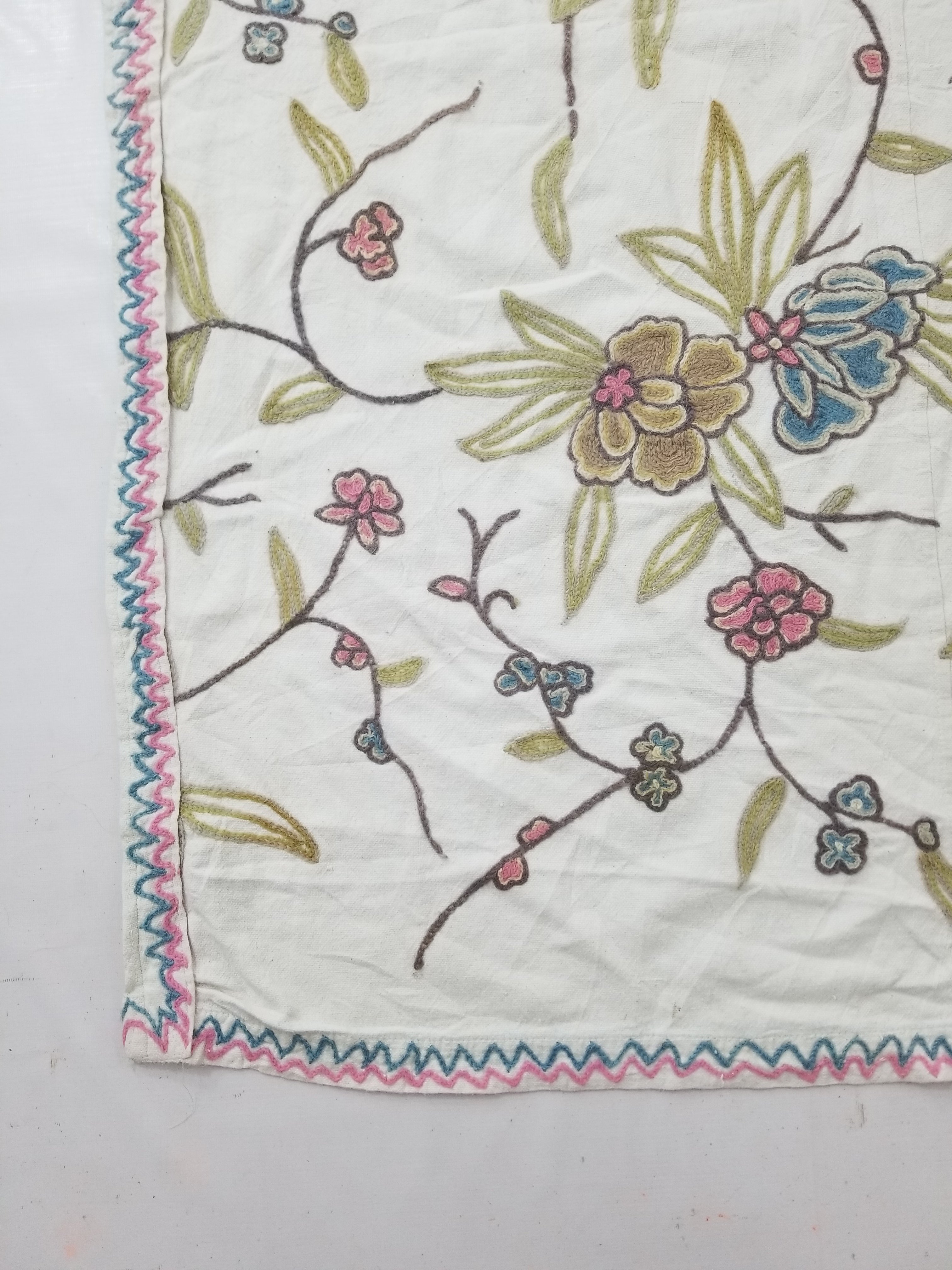 Vintage Traditional Kashmiri Wool Crewel Work Floral Textile 242x238cm