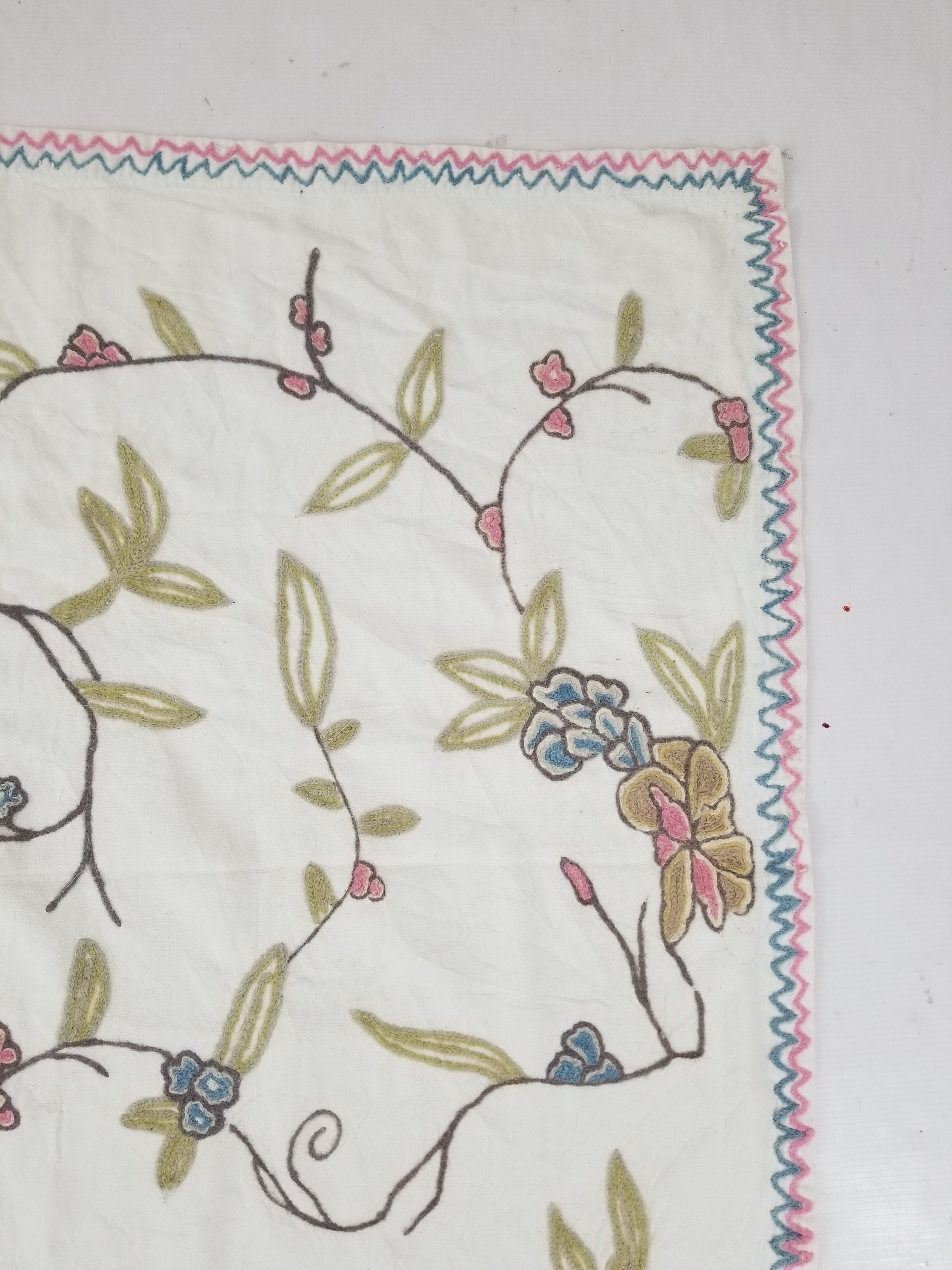 Vintage Traditional Kashmiri Wool Crewel Work Floral Textile 242x238cm