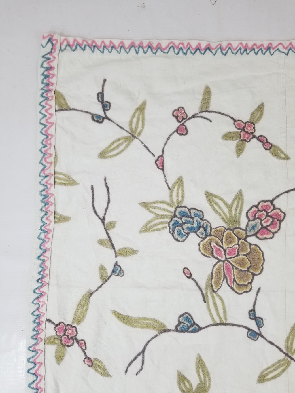 Vintage Traditional Kashmiri Wool Crewel Work Floral Textile 242x238cm