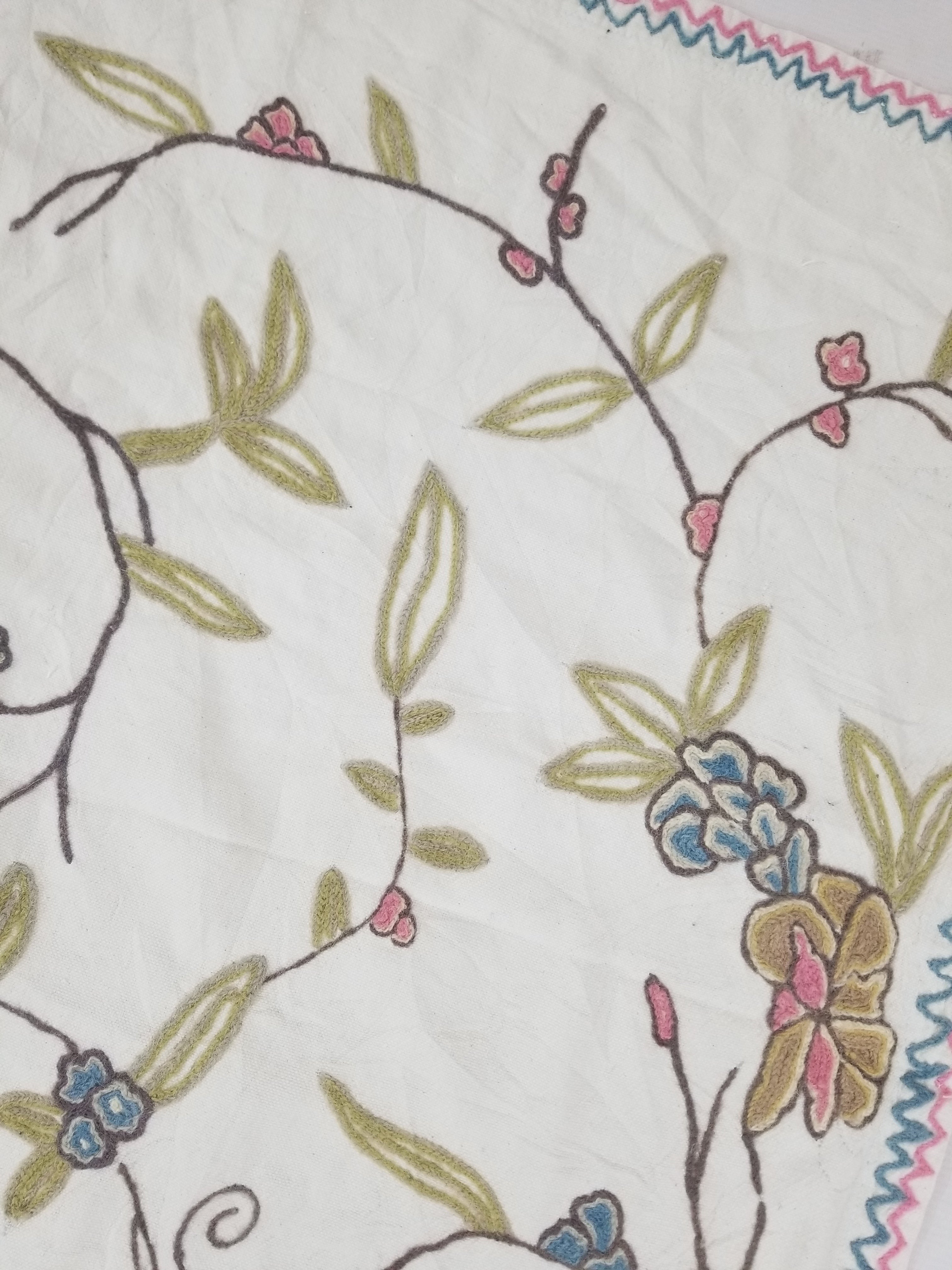 Vintage Traditional Kashmiri Wool Crewel Work Floral Textile 242x238cm