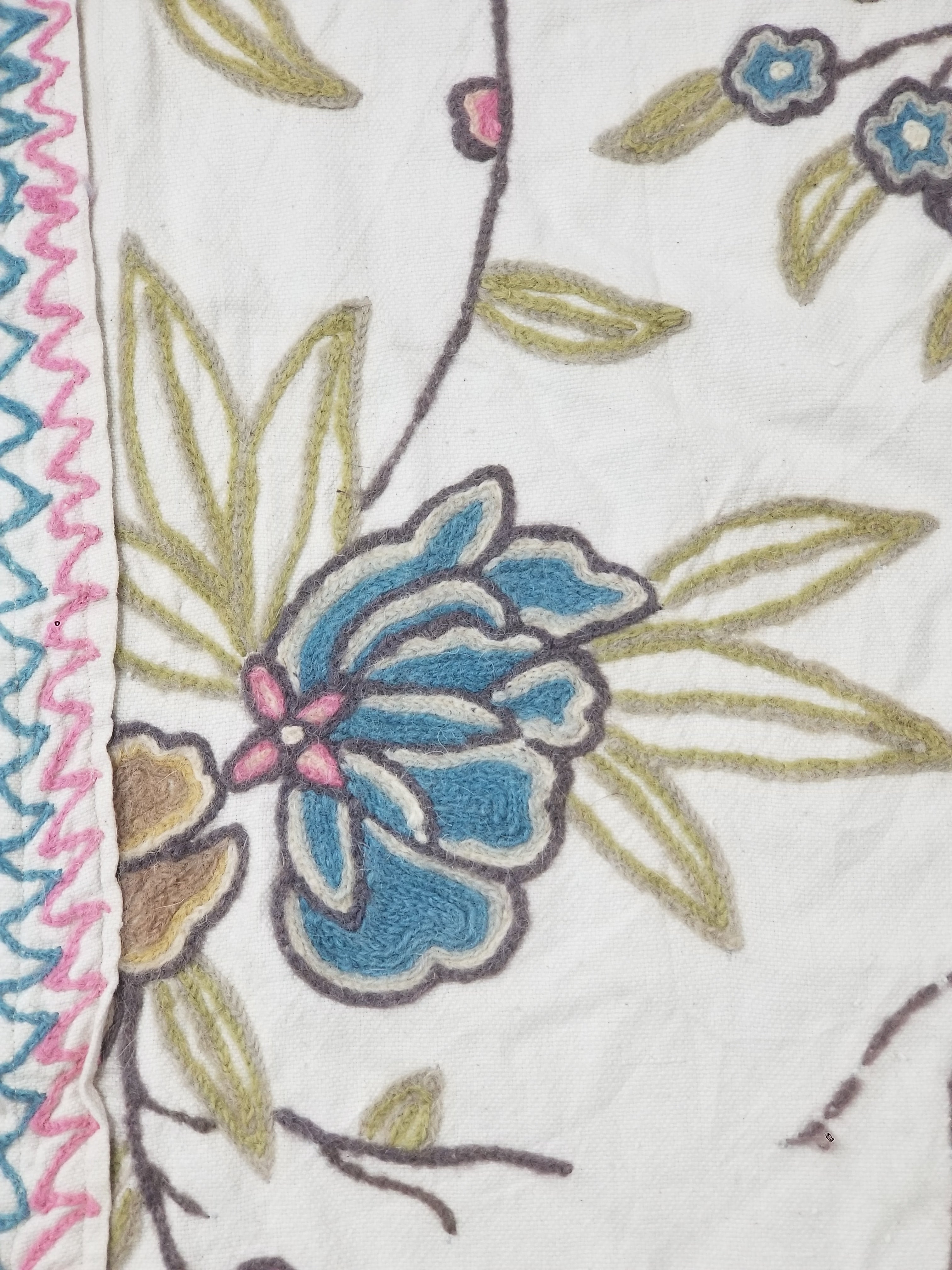 Vintage Traditional Kashmiri Wool Crewel Work Floral Textile 241x176cm
