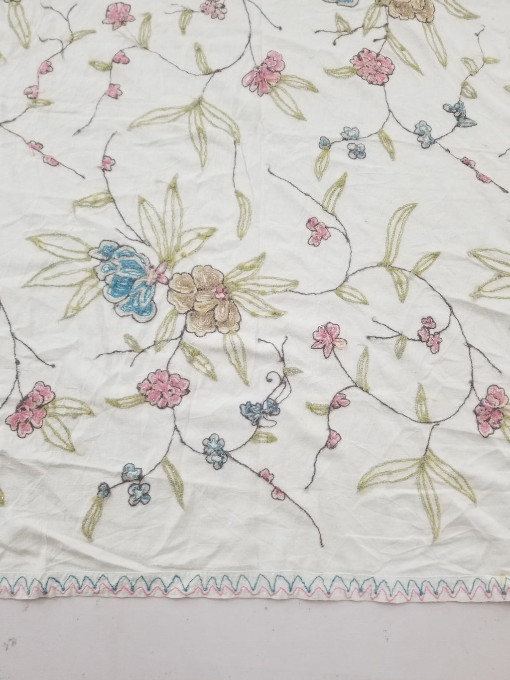 Vintage Traditional Kashmiri Wool Crewel Work Floral Textile 241x176cm