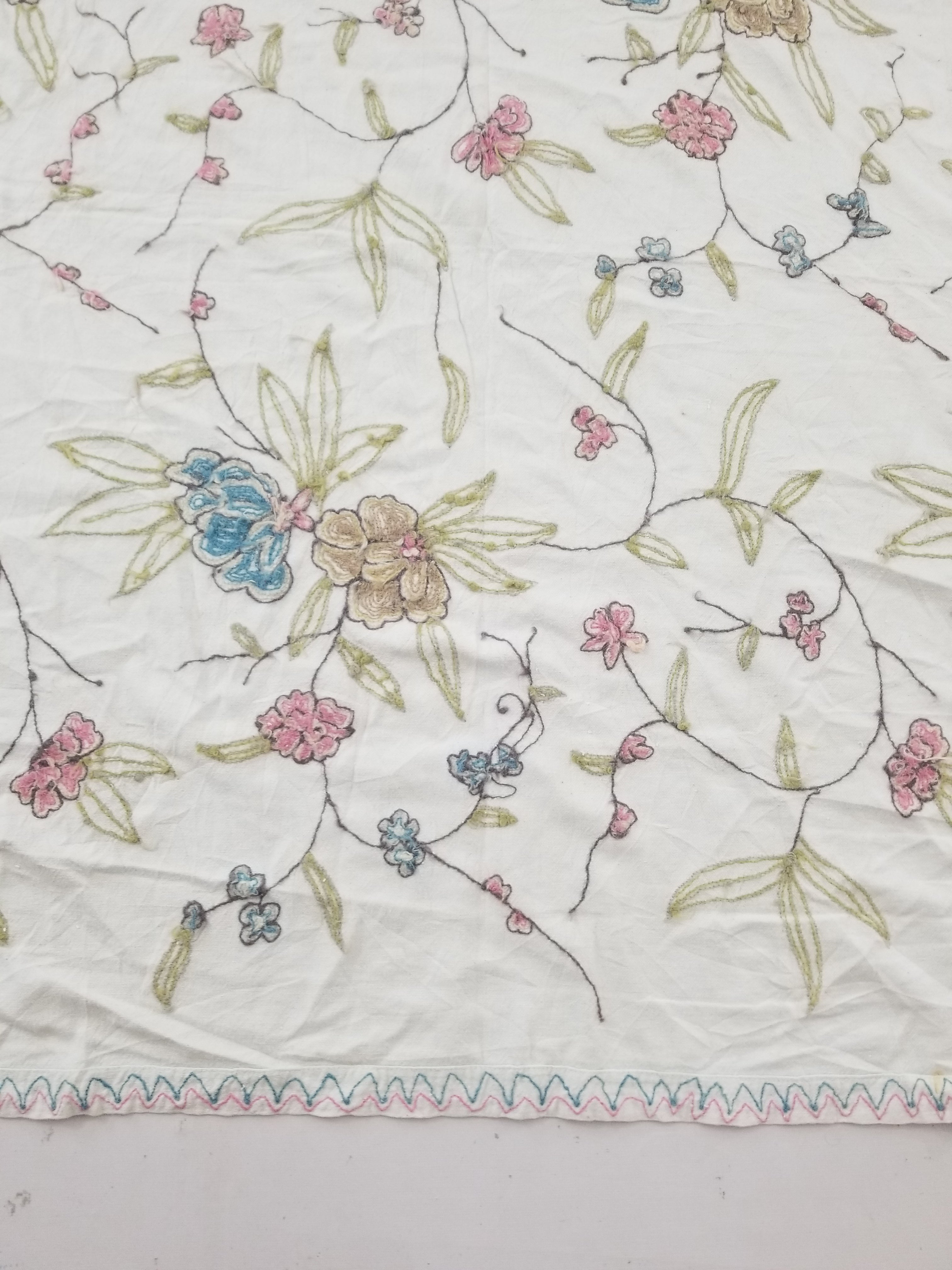 Vintage Traditional Kashmiri Wool Crewel Work Floral Textile 241x176cm