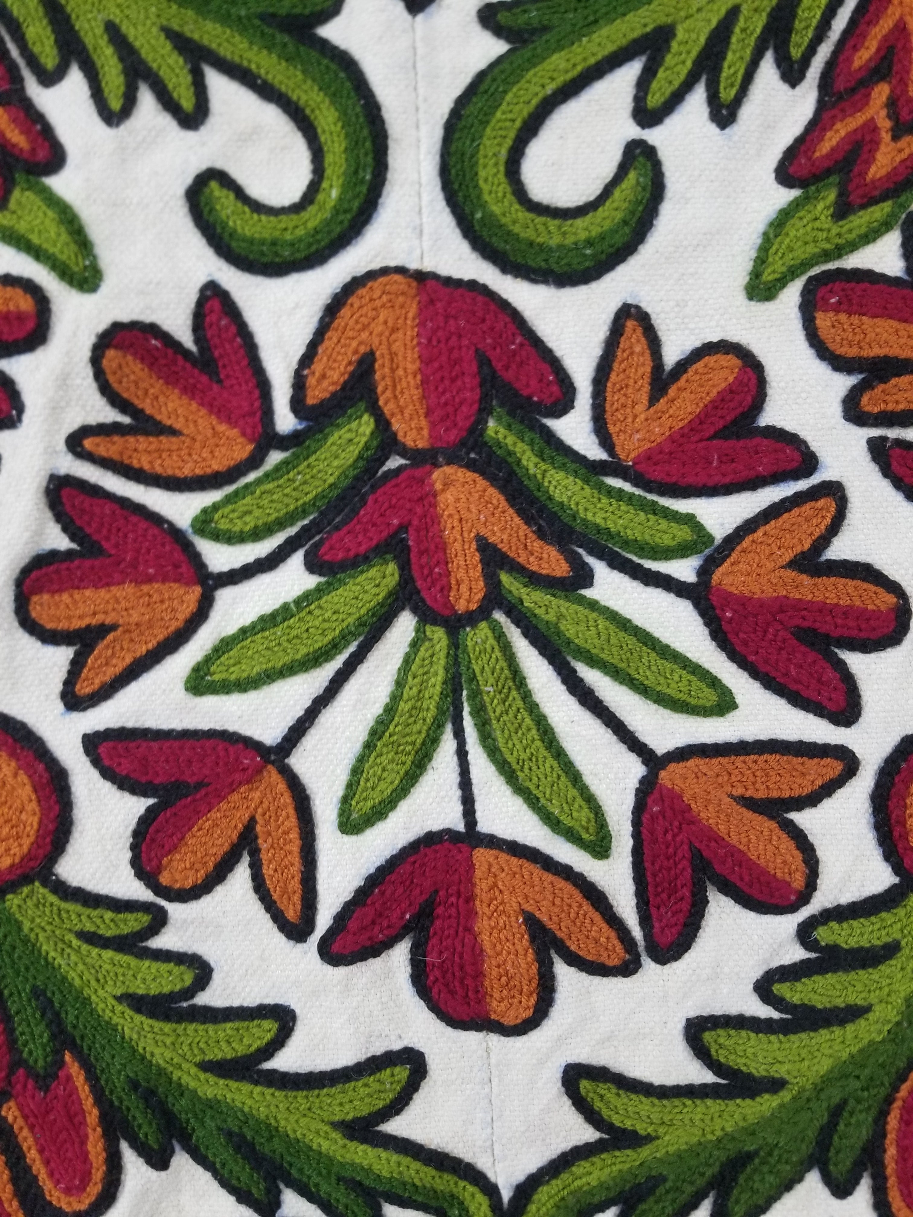 Vintage Traditional Kashmiri Wool Crewel Work Floral Bedspread 251x223cm