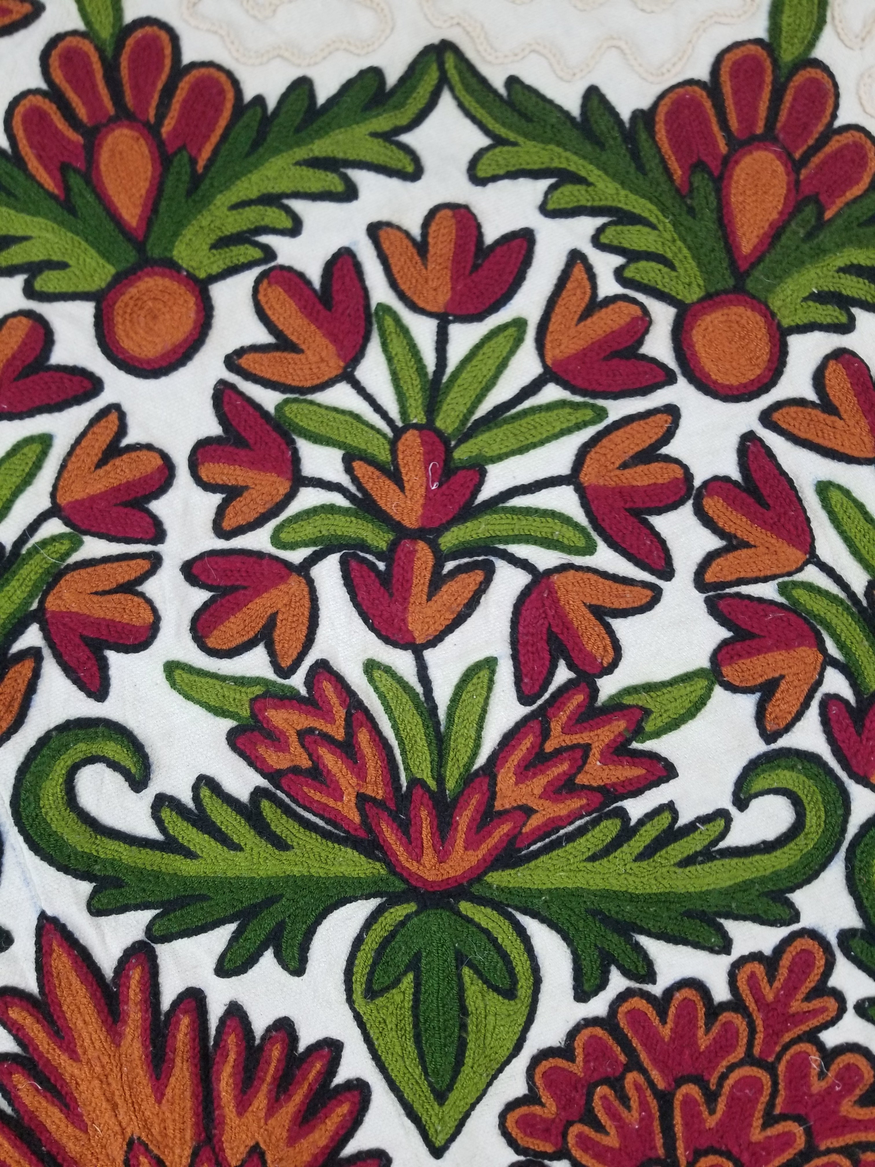 Vintage Traditional Kashmiri Wool Crewel Work Floral Bedspread 251x223cm