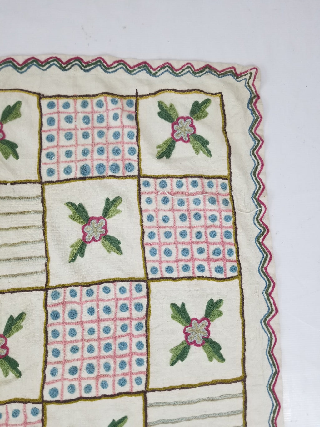 Vintage Indian Kashmiri Crewel Work Floral & Geometric Pattern Textile 270x187cm