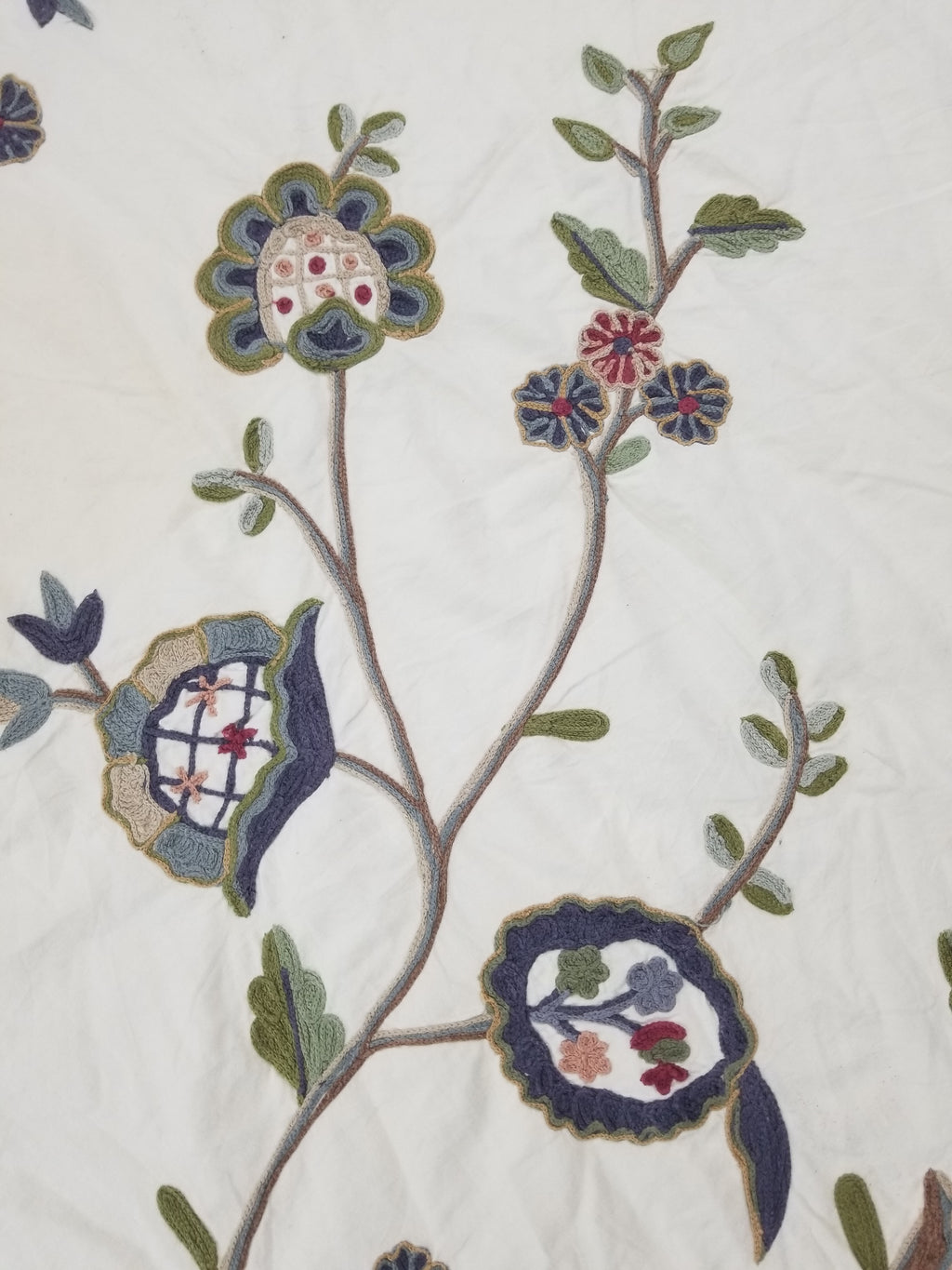 Antique Jacobean Style Crewel Work Tree of Life Coverlet / Quilt 224x218cm