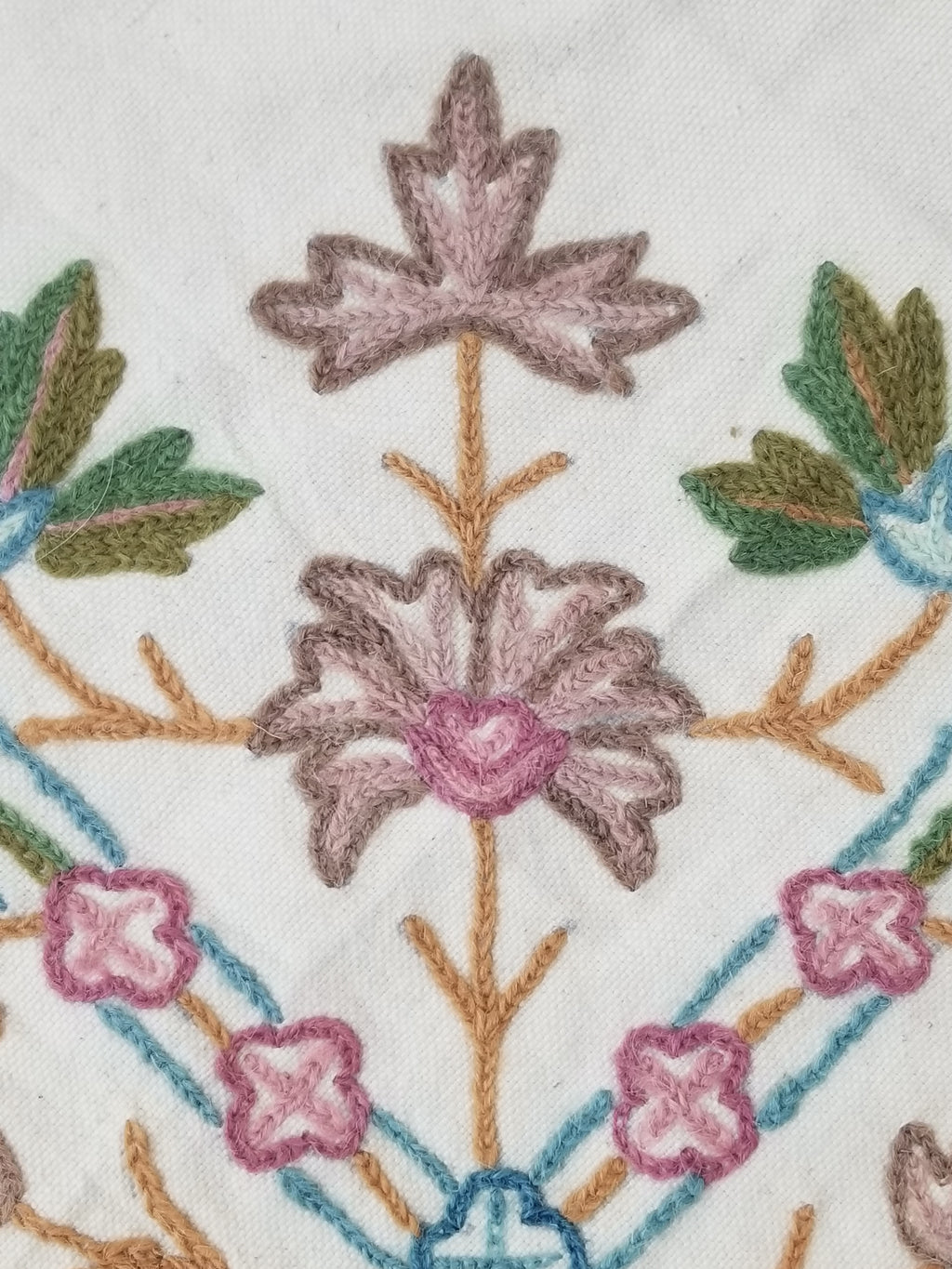 Vintage Traditional Indian Kashmiri Crewel Work Floral Bedspread 194x192cm
