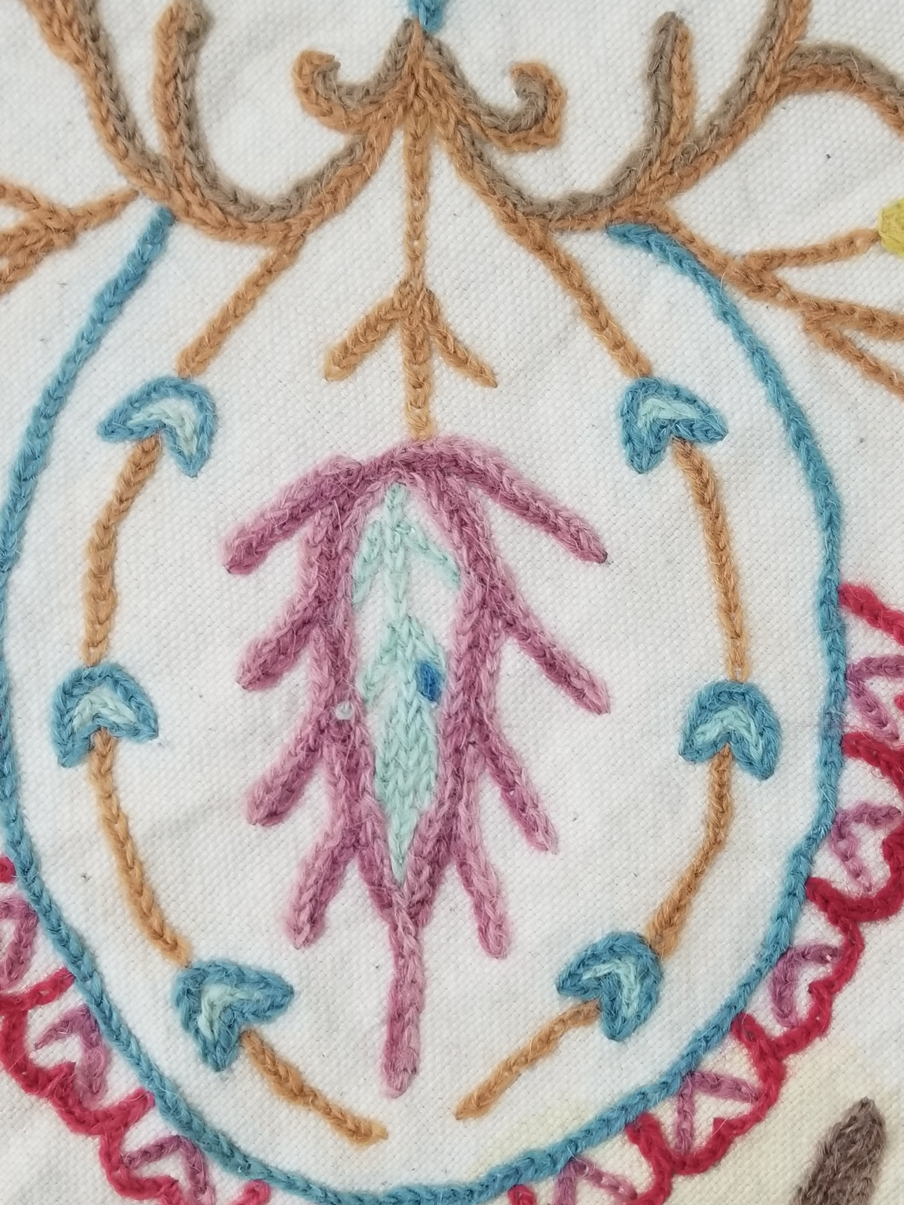Vintage Traditional Indian Kashmiri Crewel Work Floral Bedspread 194x192cm