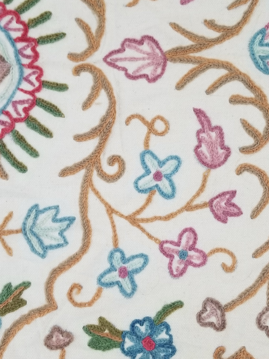 Vintage Traditional Indian Kashmiri Crewel Work Floral Bedspread 194x192cm