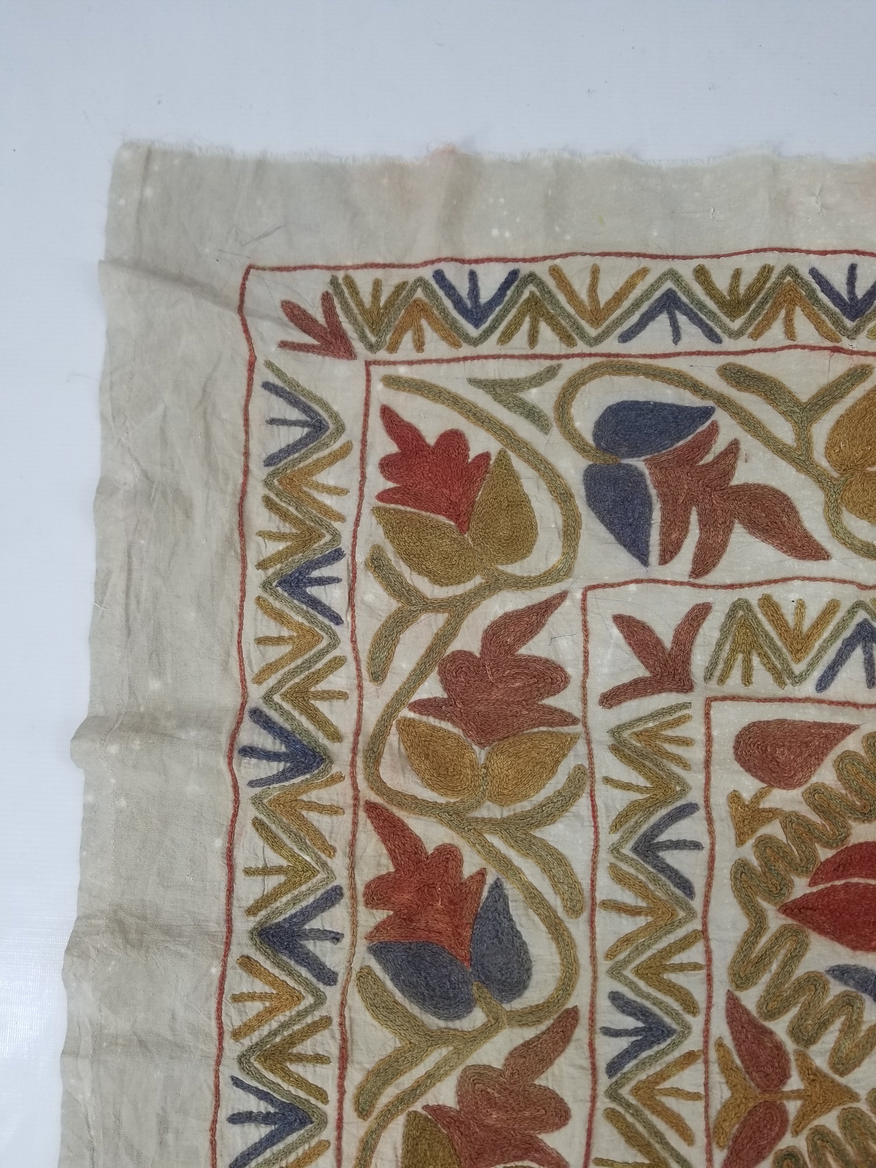 Vintage Traditional Indian Kashmiri Crewel Work Floral Textile 174x150cm