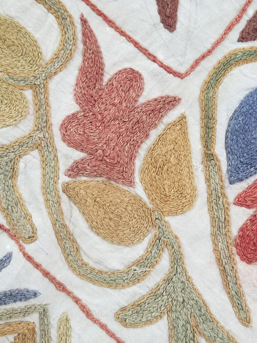 Vintage Traditional Indian Kashmiri Crewel Work Floral Textile 174x150cm