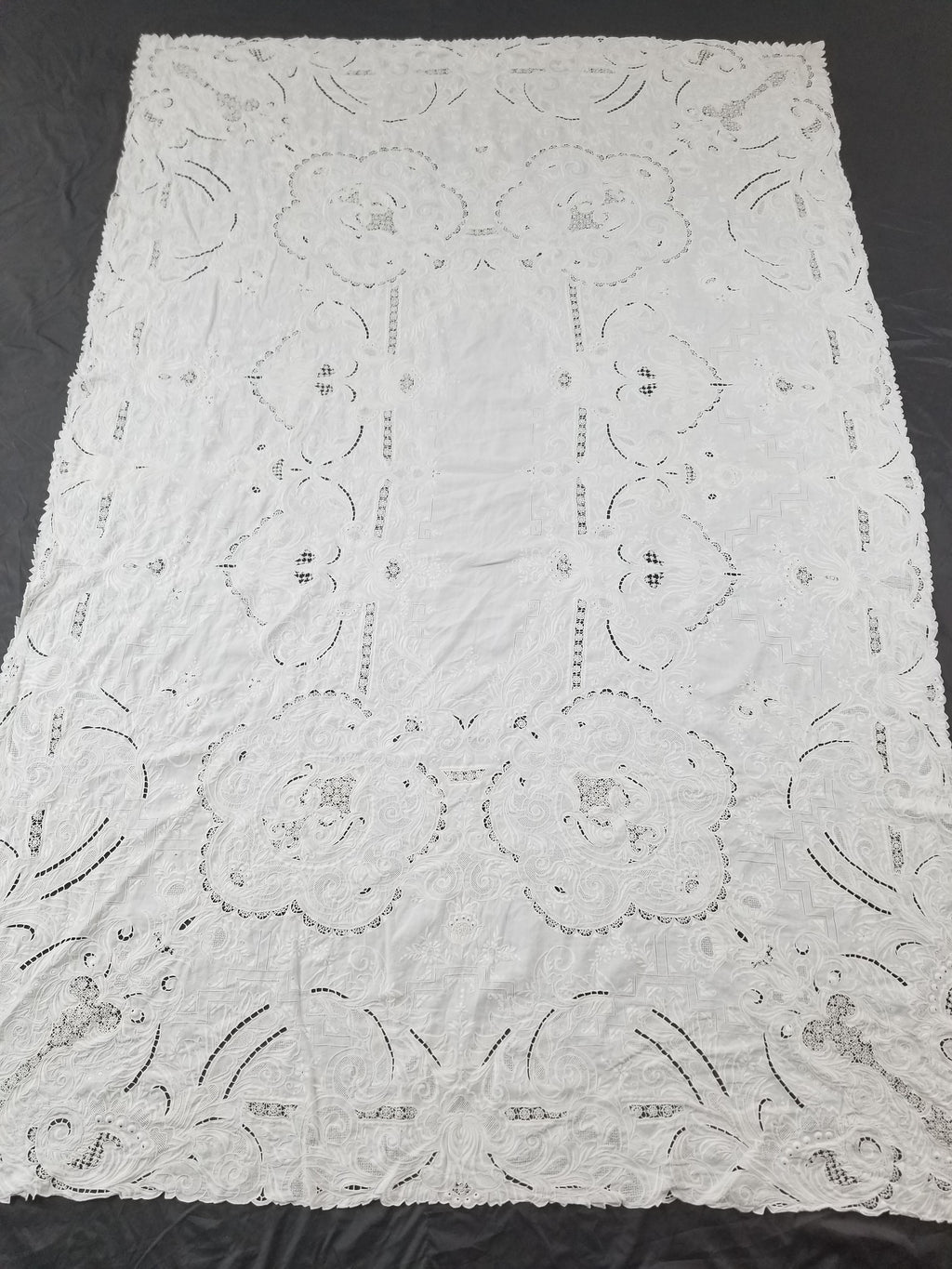 Vintage Traditional Madeira Hand Embroidered Cut Work Linen Tablecloth 240x160cm