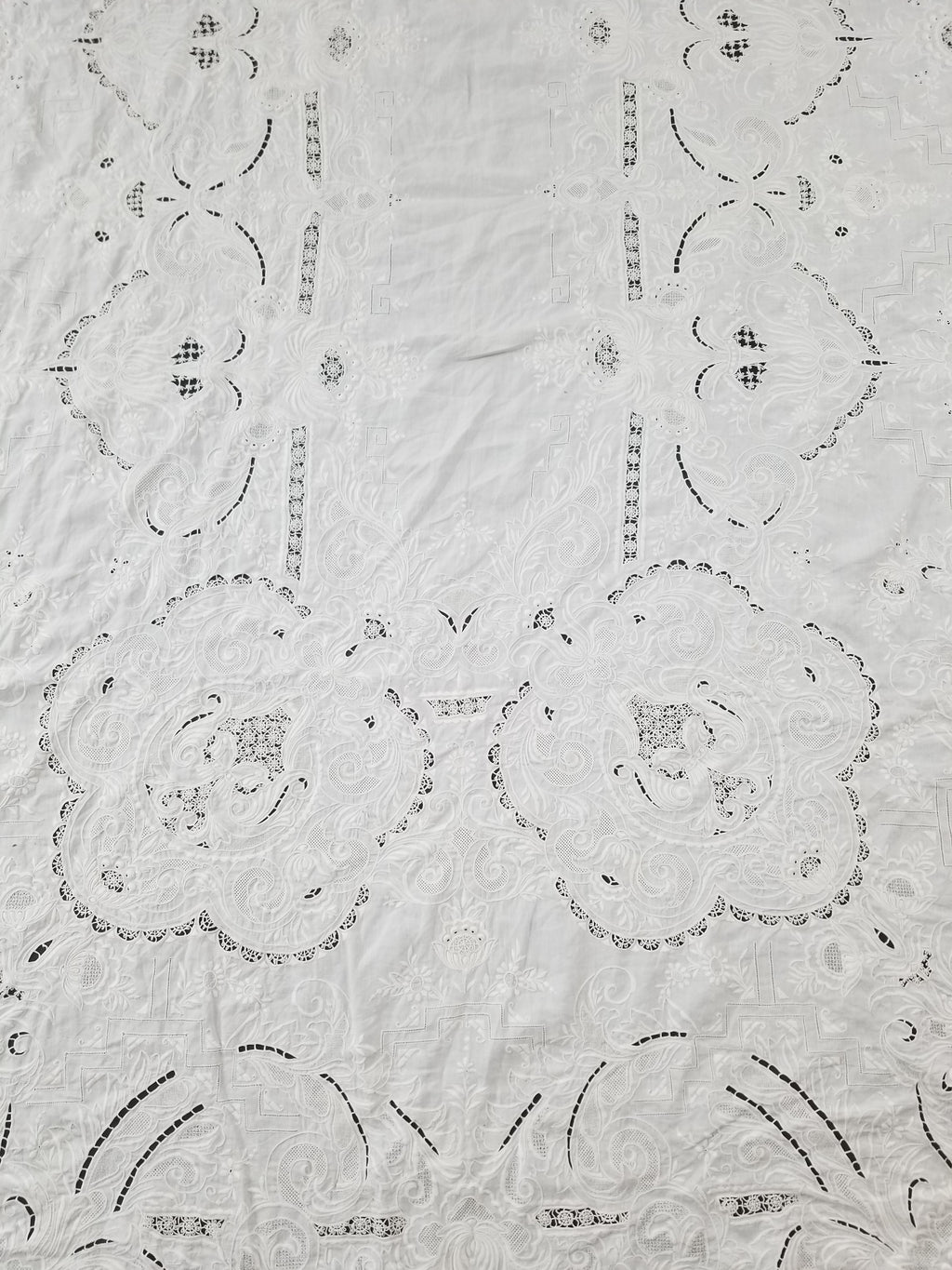 Vintage Traditional Madeira Hand Embroidered Cut Work Linen Tablecloth 240x160cm