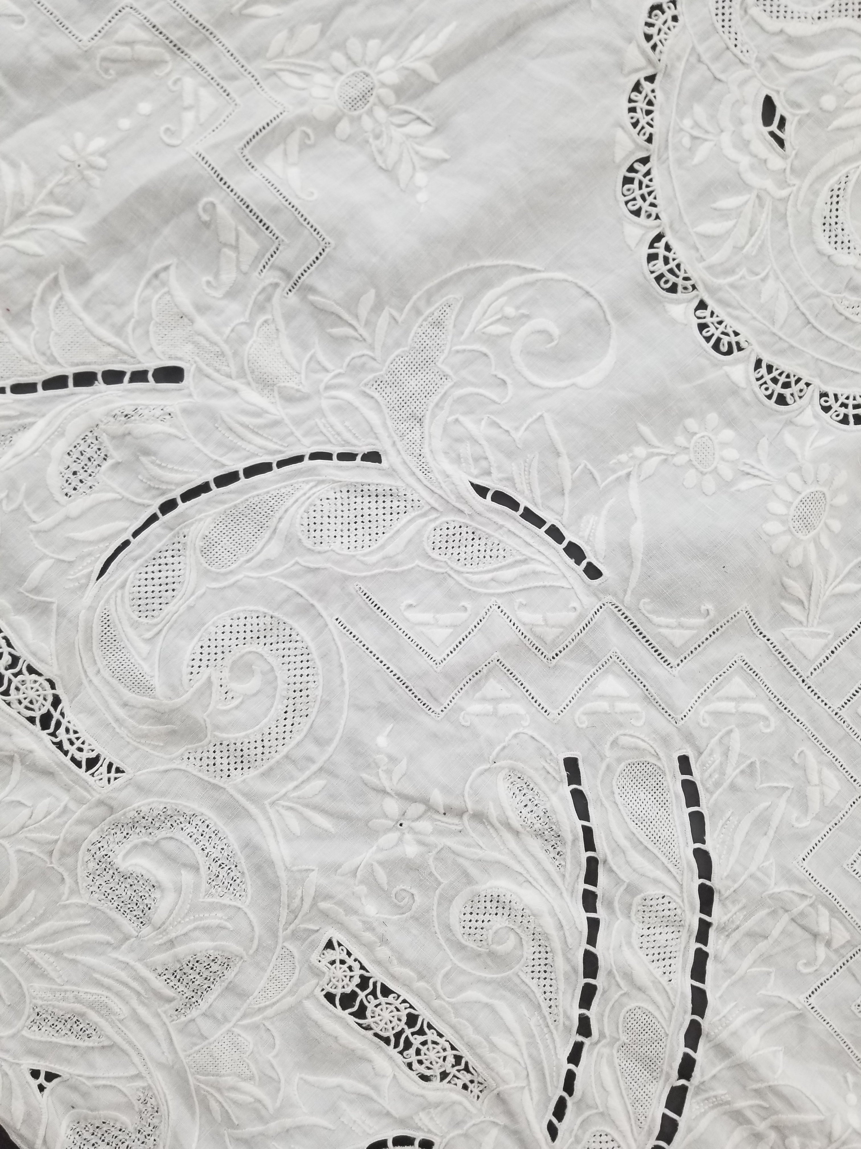 Vintage Traditional Madeira Hand Embroidered Cut Work Linen Tablecloth 240x160cm