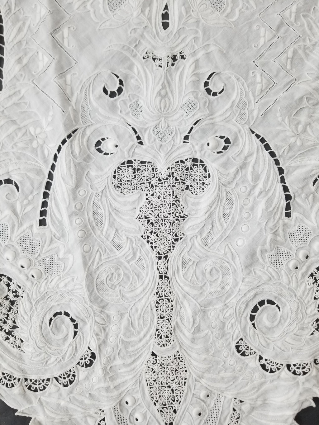 Vintage Traditional Madeira Hand Embroidered Cut Work Linen Tablecloth 240x160cm