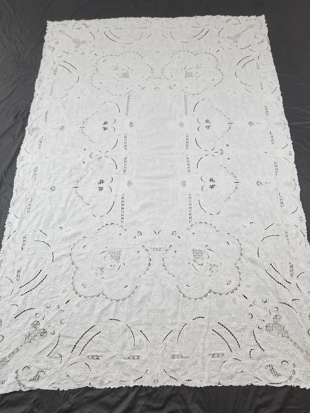 Vintage Traditional Madeira Hand Embroidered Cut Work Linen Tablecloth 240x160cm