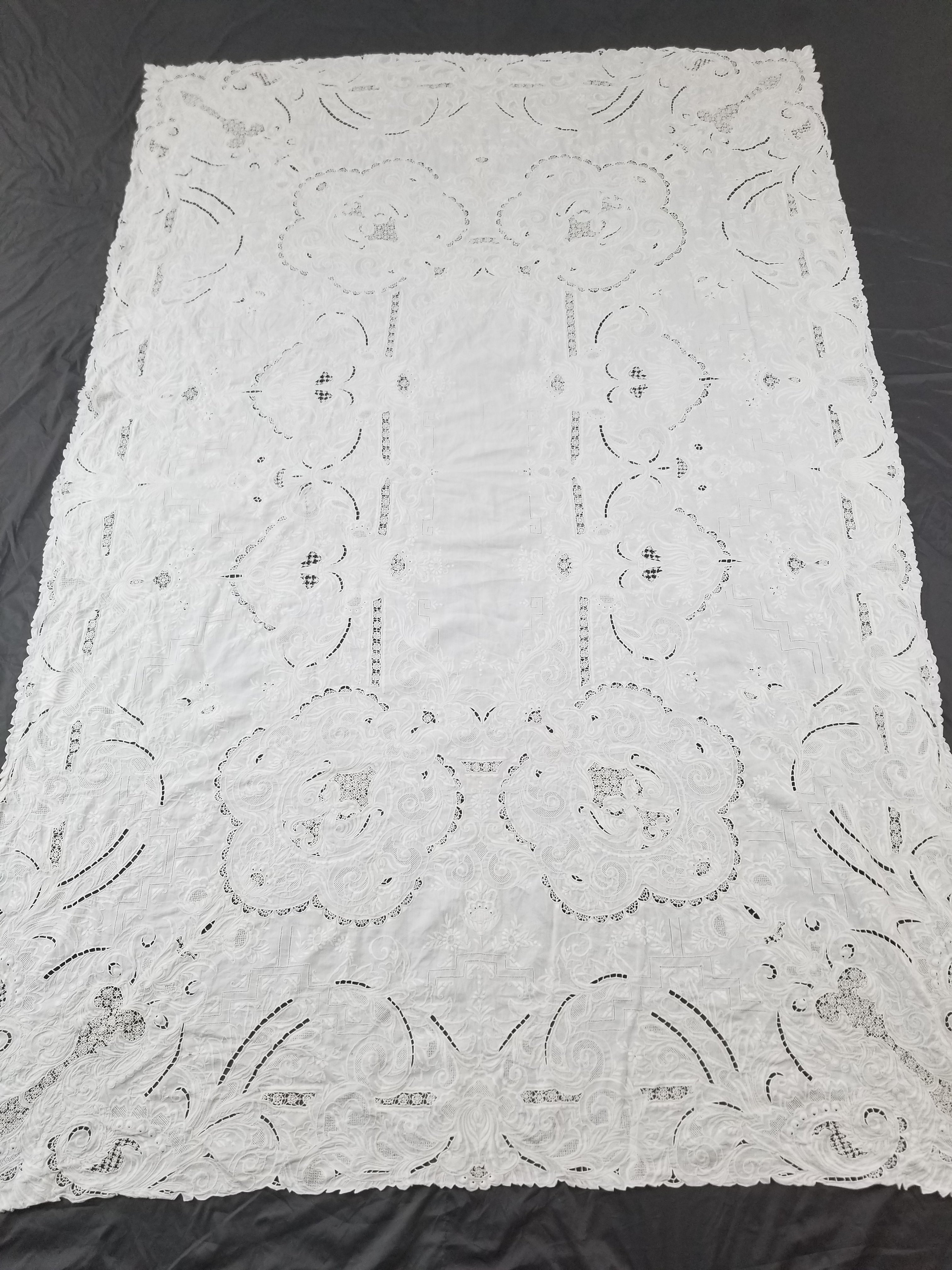 Vintage Traditional Madeira Hand Embroidered Cut Work Linen Tablecloth 240x160cm