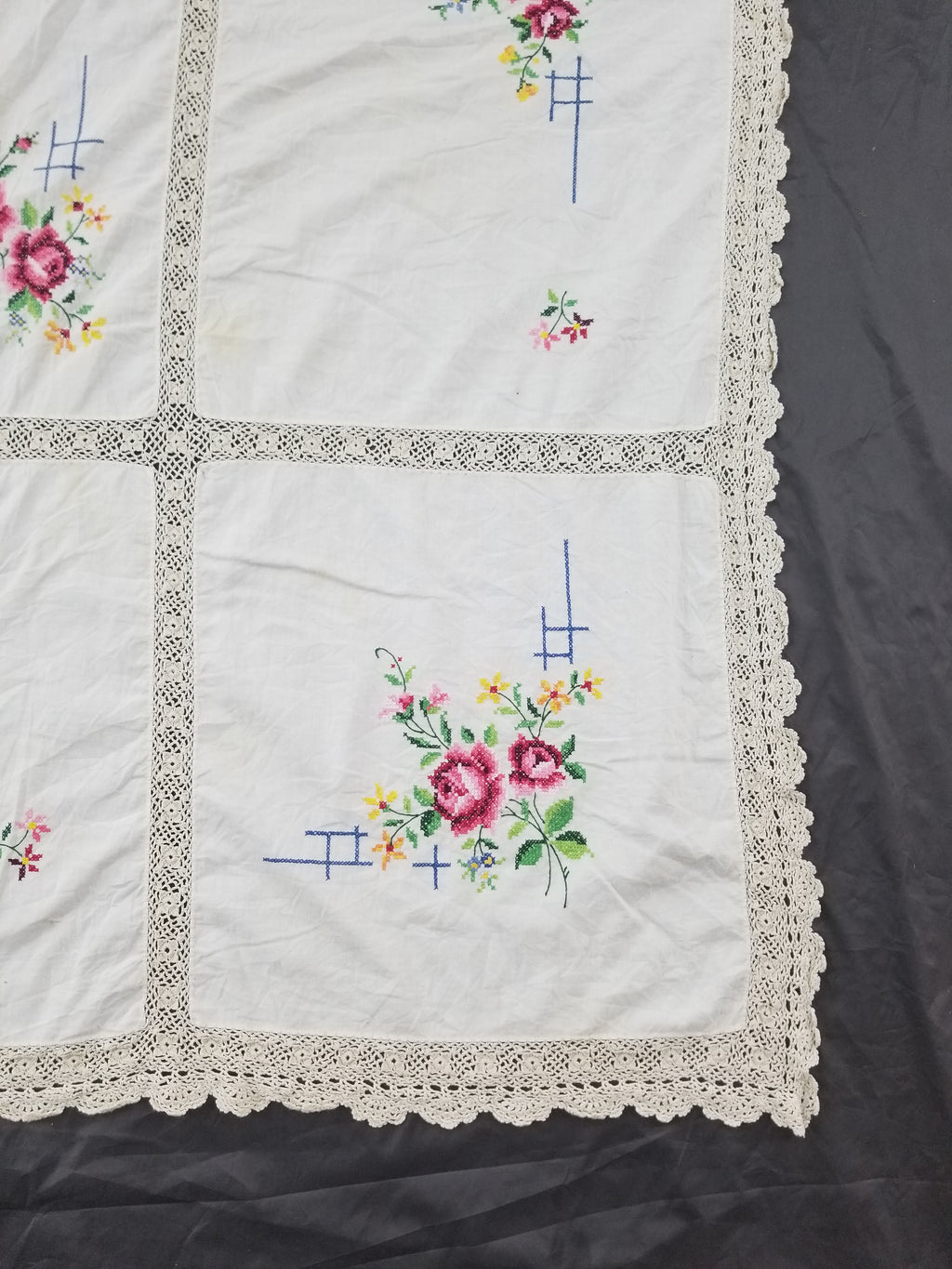Vintage Traditional Floral Cross Stitch Embroidered Lace Tablecloth 206x157cm