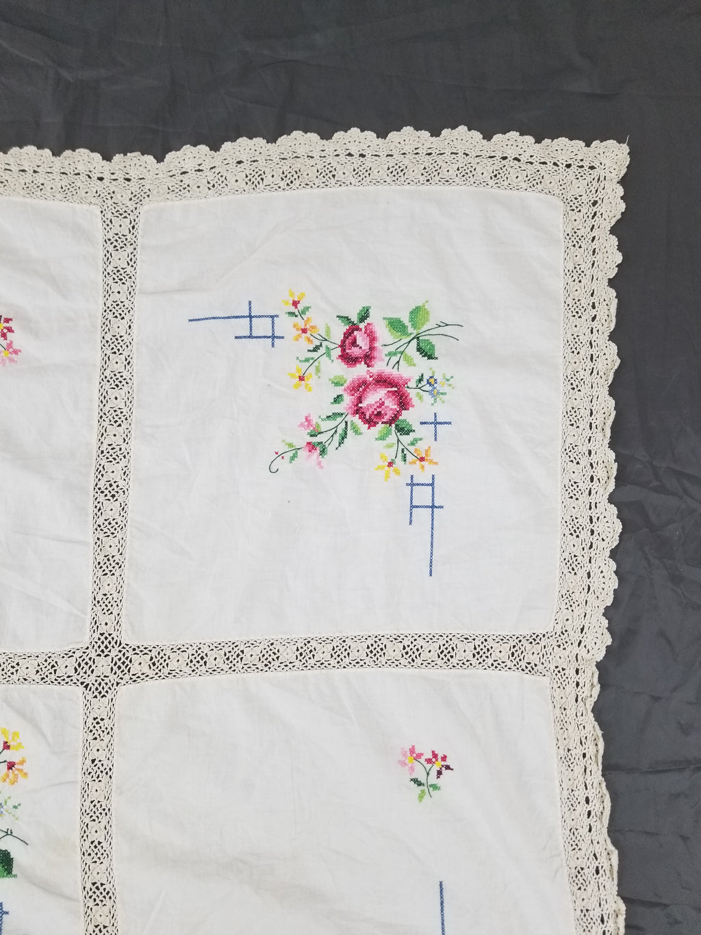 Vintage Traditional Floral Cross Stitch Embroidered Lace Tablecloth 206x157cm