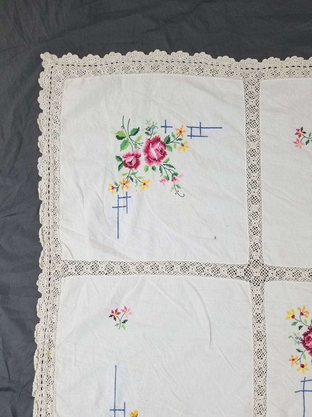 Vintage Traditional Floral Cross Stitch Embroidered Lace Tablecloth 206x157cm