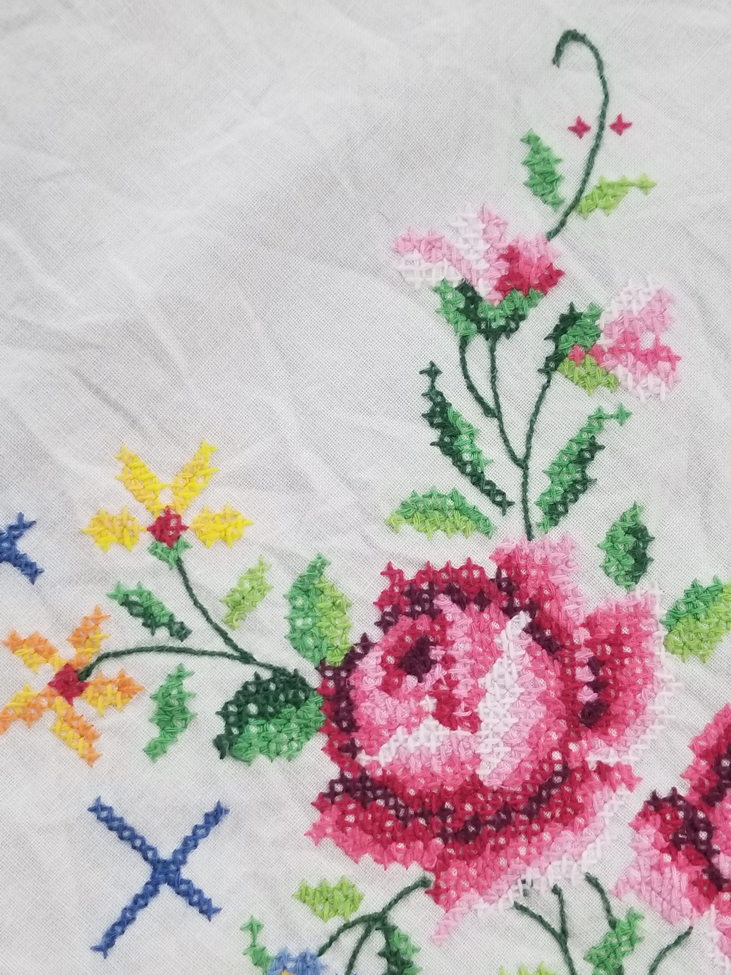 Vintage Traditional Floral Cross Stitch Embroidered Lace Tablecloth 206x157cm