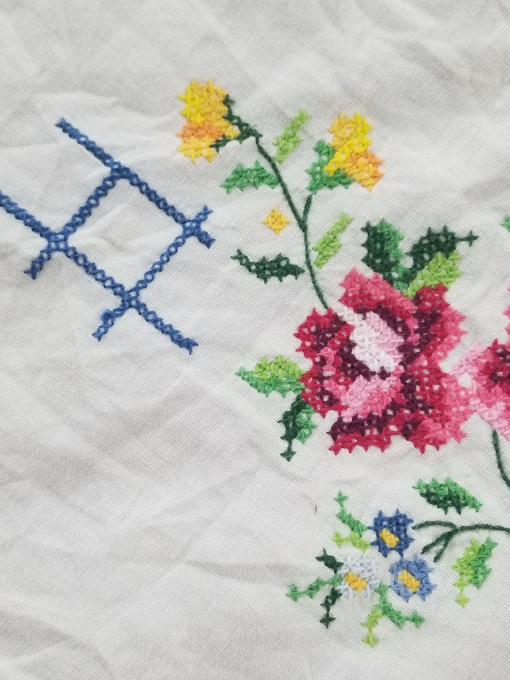 Vintage Traditional Floral Cross Stitch Embroidered Lace Tablecloth 206x157cm