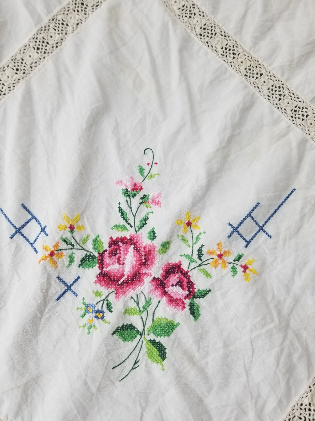 Vintage Traditional Floral Cross Stitch Embroidered Lace Tablecloth 206x157cm