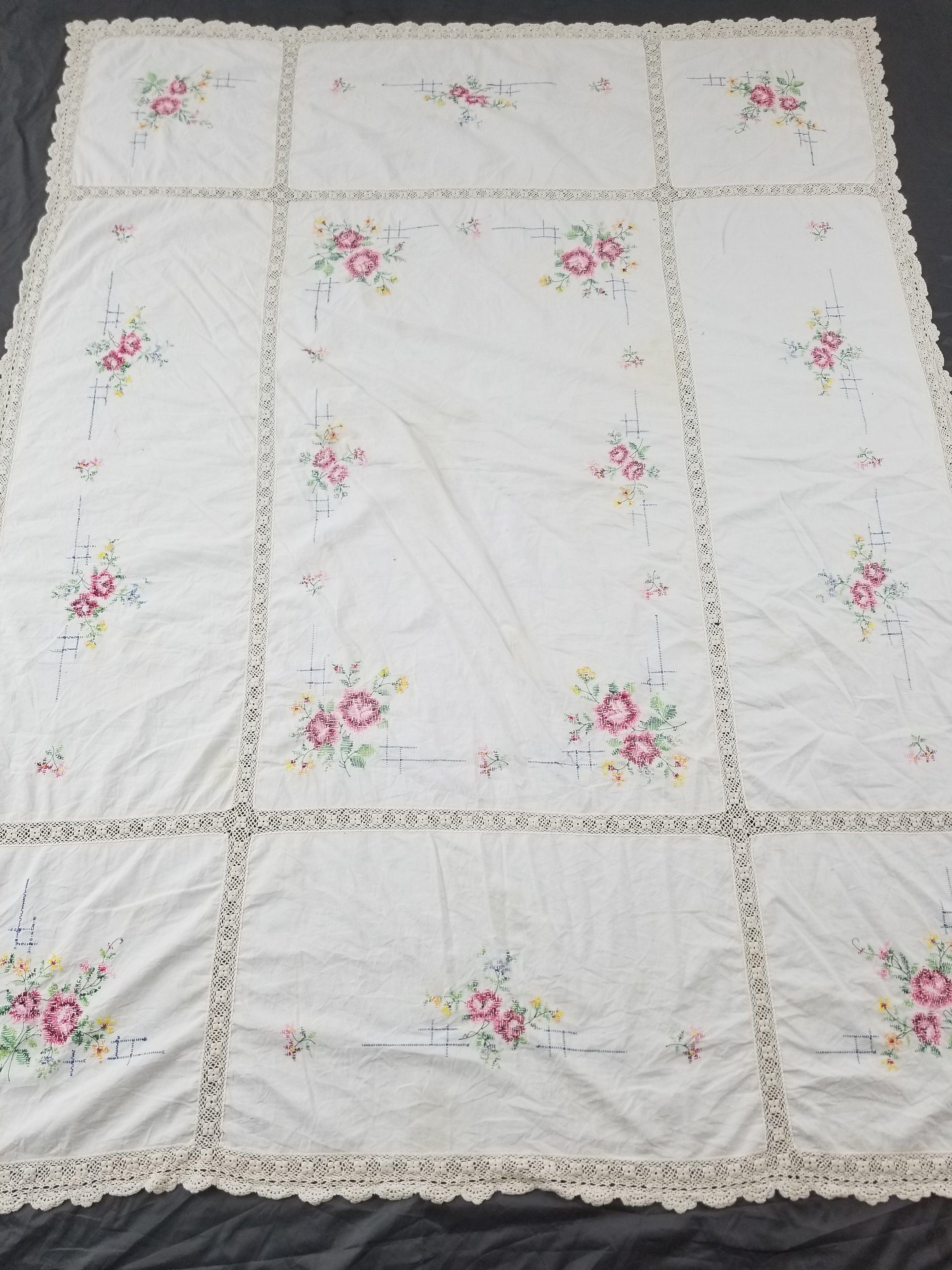 Vintage Traditional Floral Cross Stitch Embroidered Lace Tablecloth 206x157cm