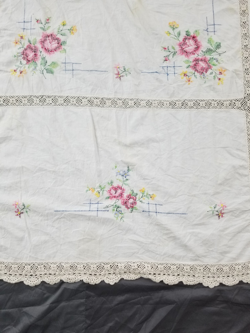 Vintage Traditional Floral Cross Stitch Embroidered Lace Tablecloth 206x157cm